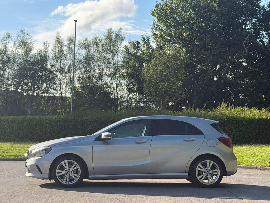 
								Mercedes-Benz A Class 2.1 A200d Sport Hatchback 5dr Diesel 7G-DCT Euro 6 (s/s) (136 ps) full									