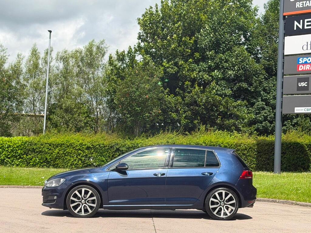 
								Volkswagen Golf 2.0 TDI BlueMotion Tech GT Euro 6 (s/s) 5dr full									