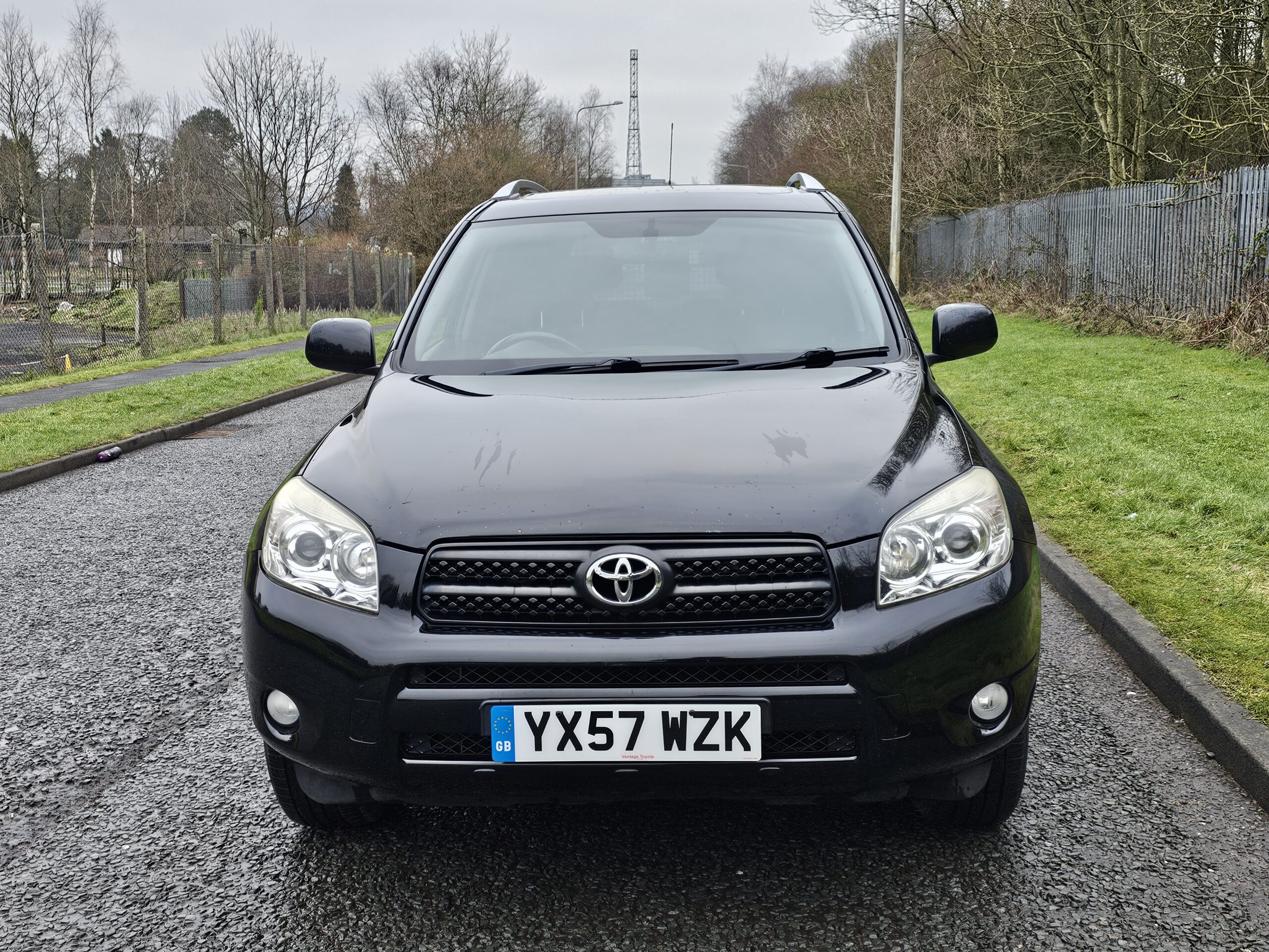 
								toyota auris full									