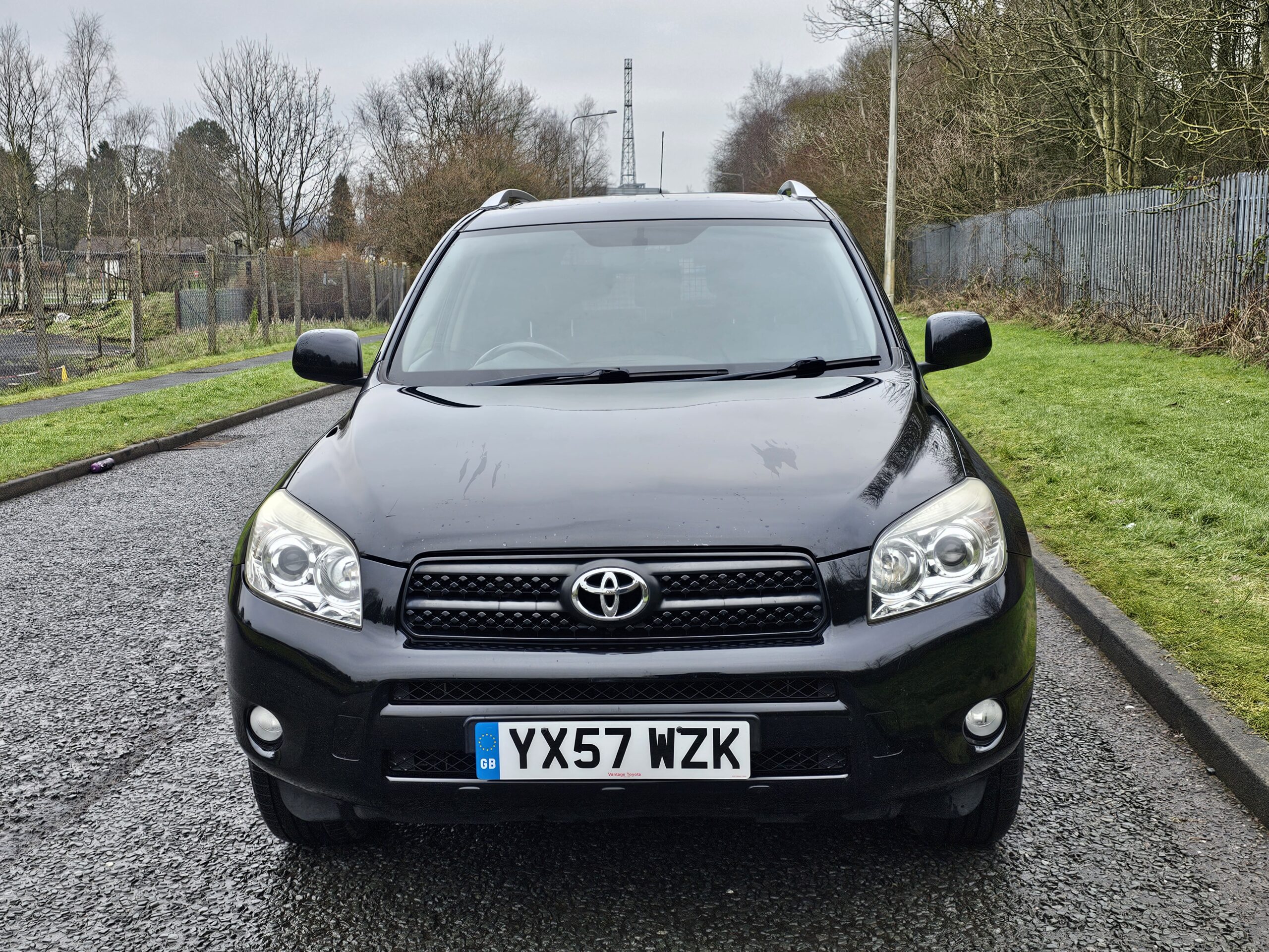 
								toyota auris full									