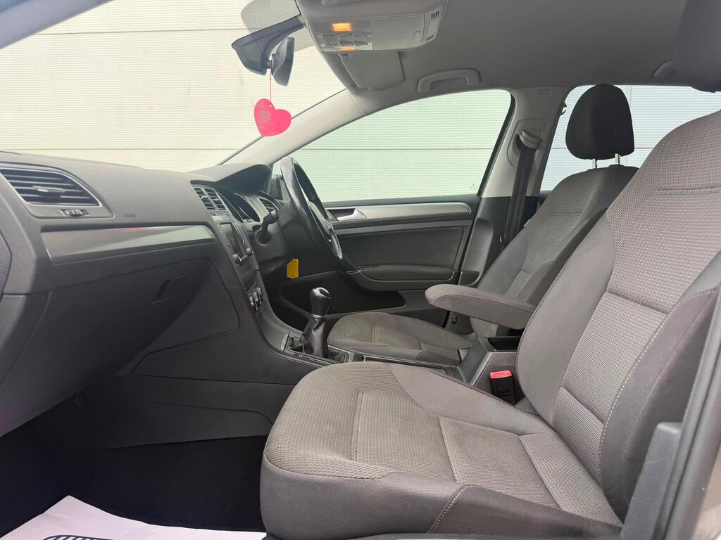 
								Volkswagen Golf 1.6 TDI BlueMotion Tech Match Edition Hatchback 5dr Diesel Manual Euro 6 (s/s) (110 ps) full									