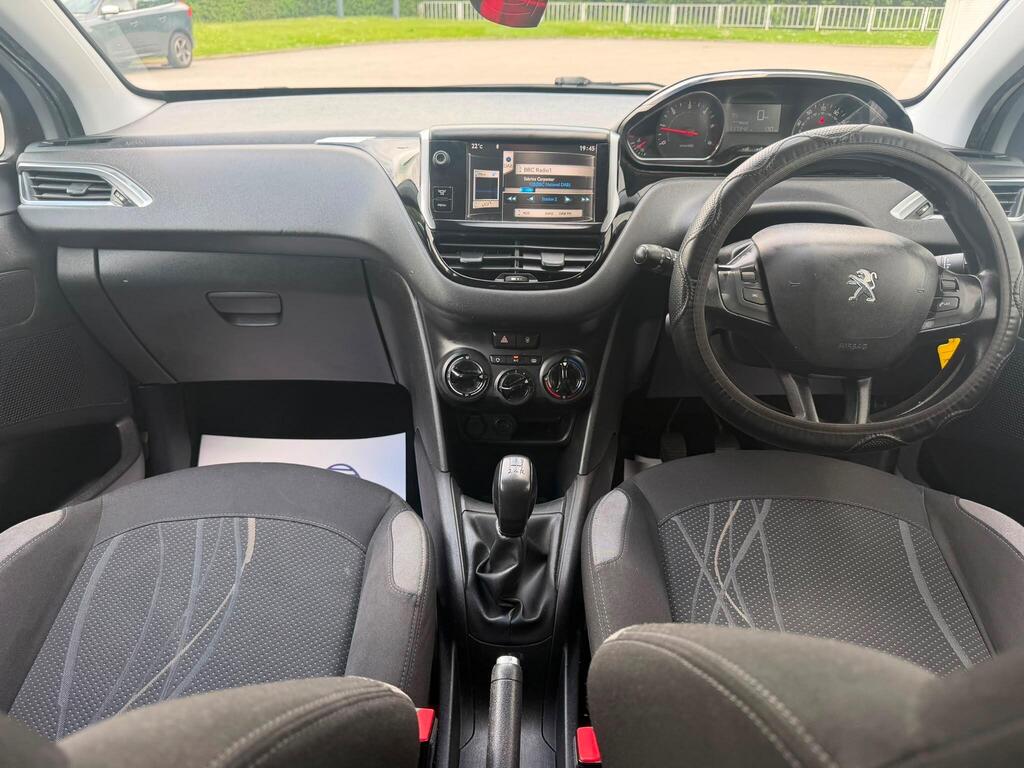 
								Peugeot 208 1.4 HDi Active Hatchback 5dr Diesel Manual Euro 5 (70 ps) full									