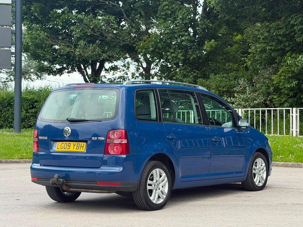 
								Volkswagen Touran 2.0 TDI SE DSG 5dr (5 Seats) full									
