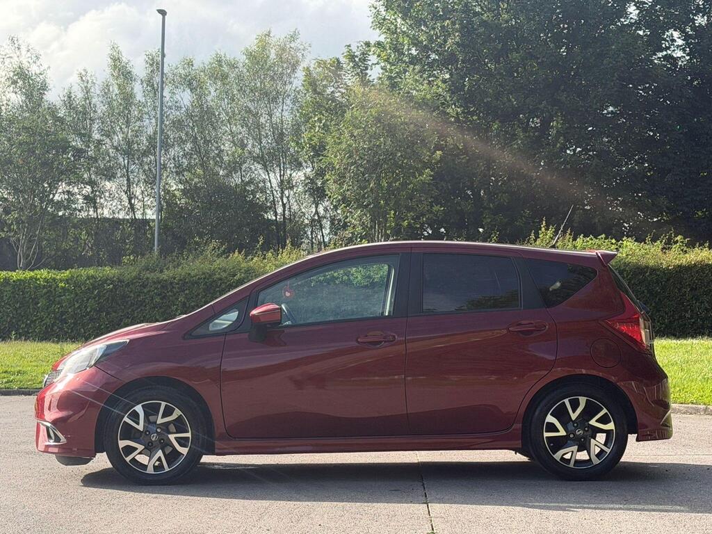 
								Nissan Note 1.5 dCi Tekna Hatchback 5dr Diesel Manual Euro 5 (s/s) (90 ps) full									