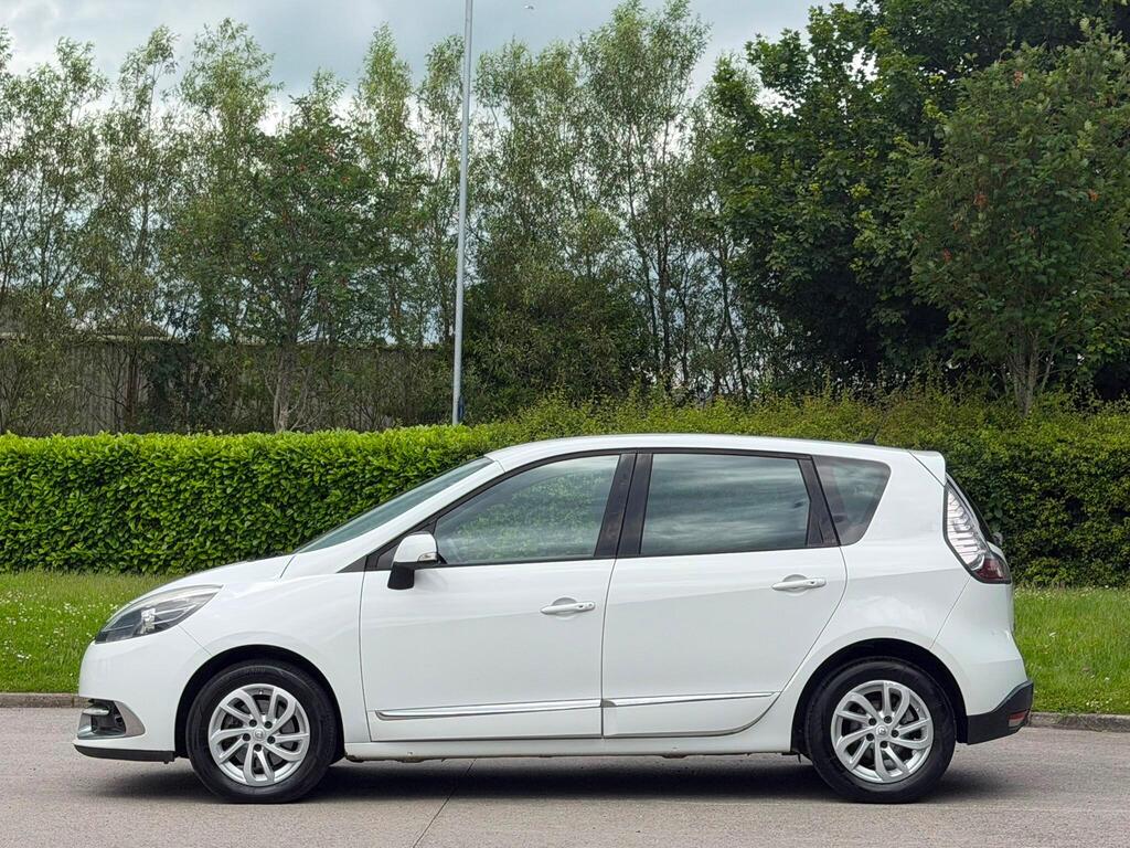 
								Renault Scenic 1.5 dCi Dynamique Nav Euro 6 (s/s) 5dr full									