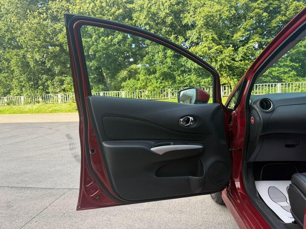 
								Nissan Note 1.5 dCi Tekna Hatchback 5dr Diesel Manual Euro 5 (s/s) (90 ps) full									