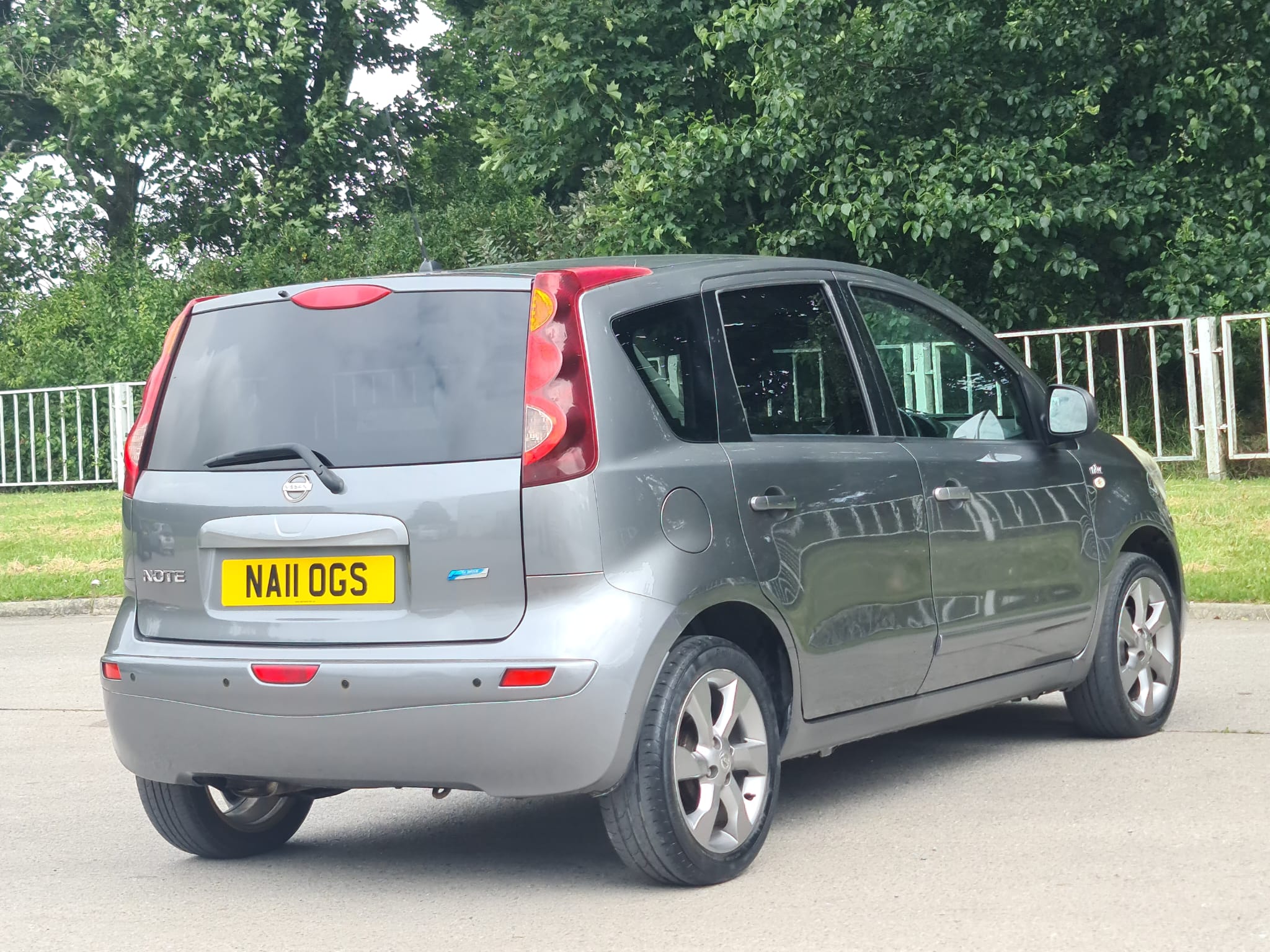 
								Nissan Note 1.4 16V n-tec Euro 5 5dr full									