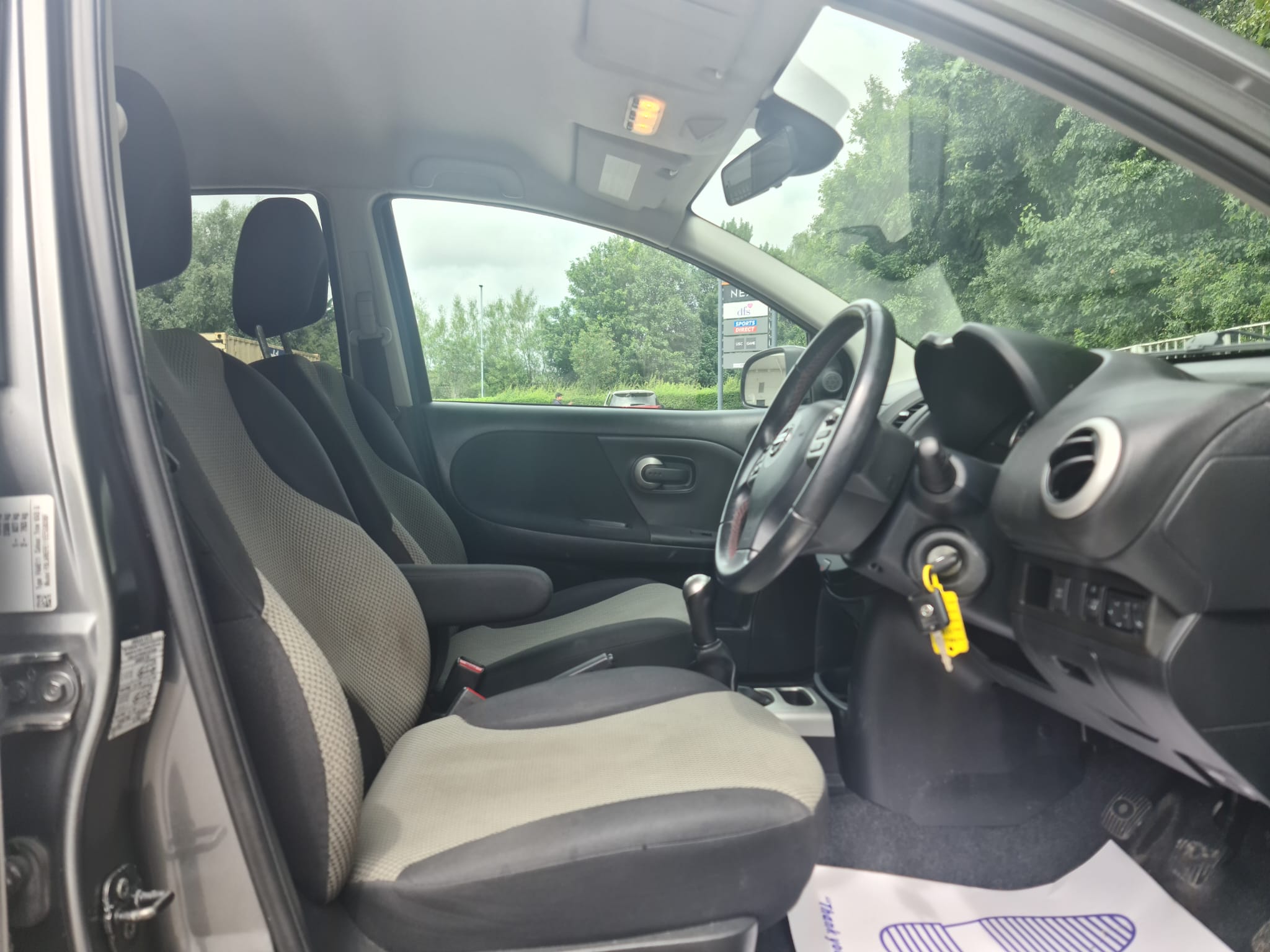 
								Nissan Note 1.4 16V n-tec Euro 5 5dr full									