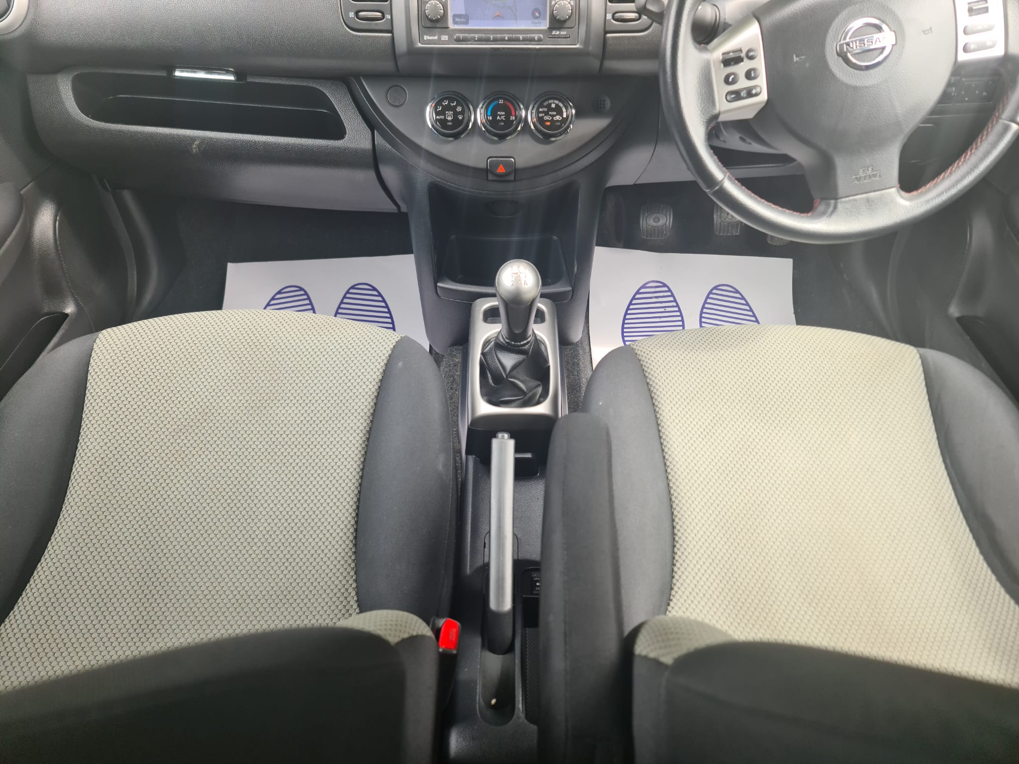 
								Nissan Note 1.4 16V n-tec Euro 5 5dr full									