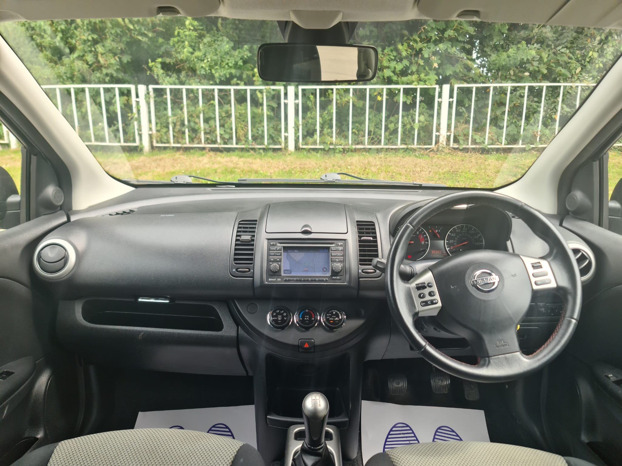 
								Nissan Note 1.4 16V n-tec Euro 5 5dr full									