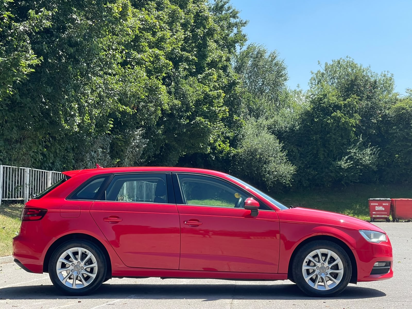 
								Audi A3 1.6 TDI SE Sportback Euro 5 (s/s) 5dr full									