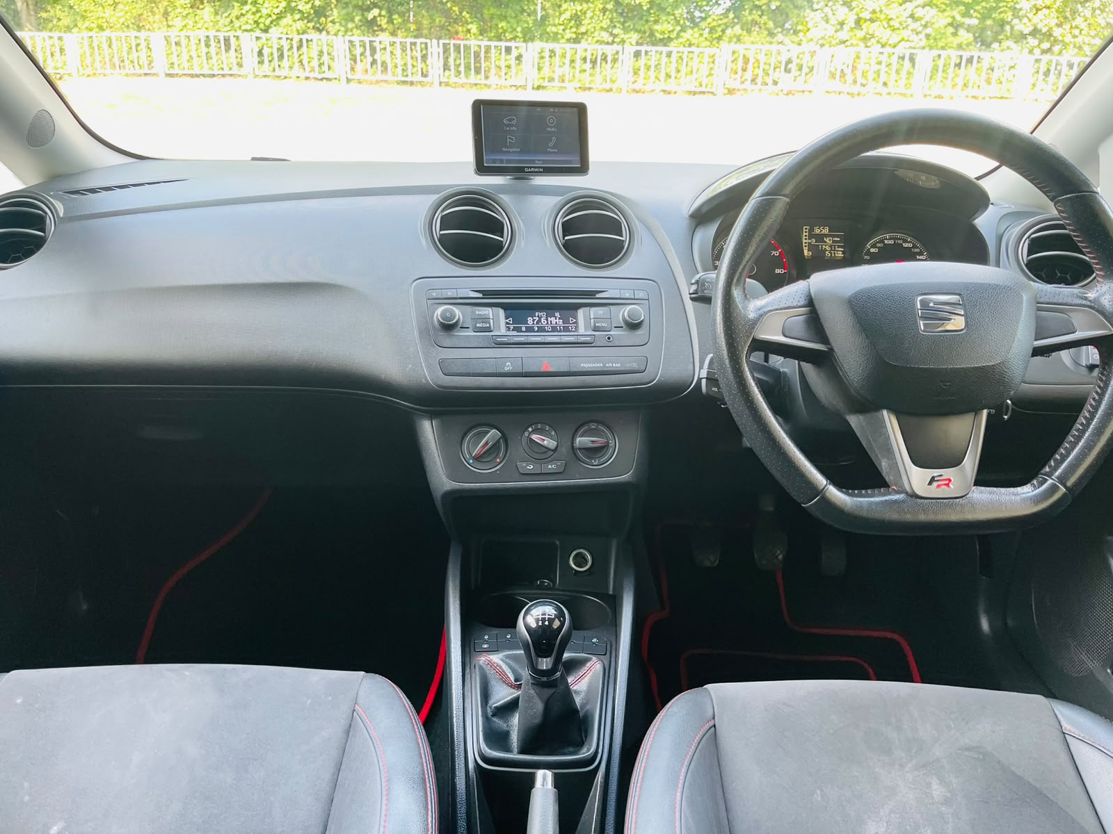 
								SEAT Ibiza 1.2 TSI FR Black Sport Coupe Euro 5 3dr full									