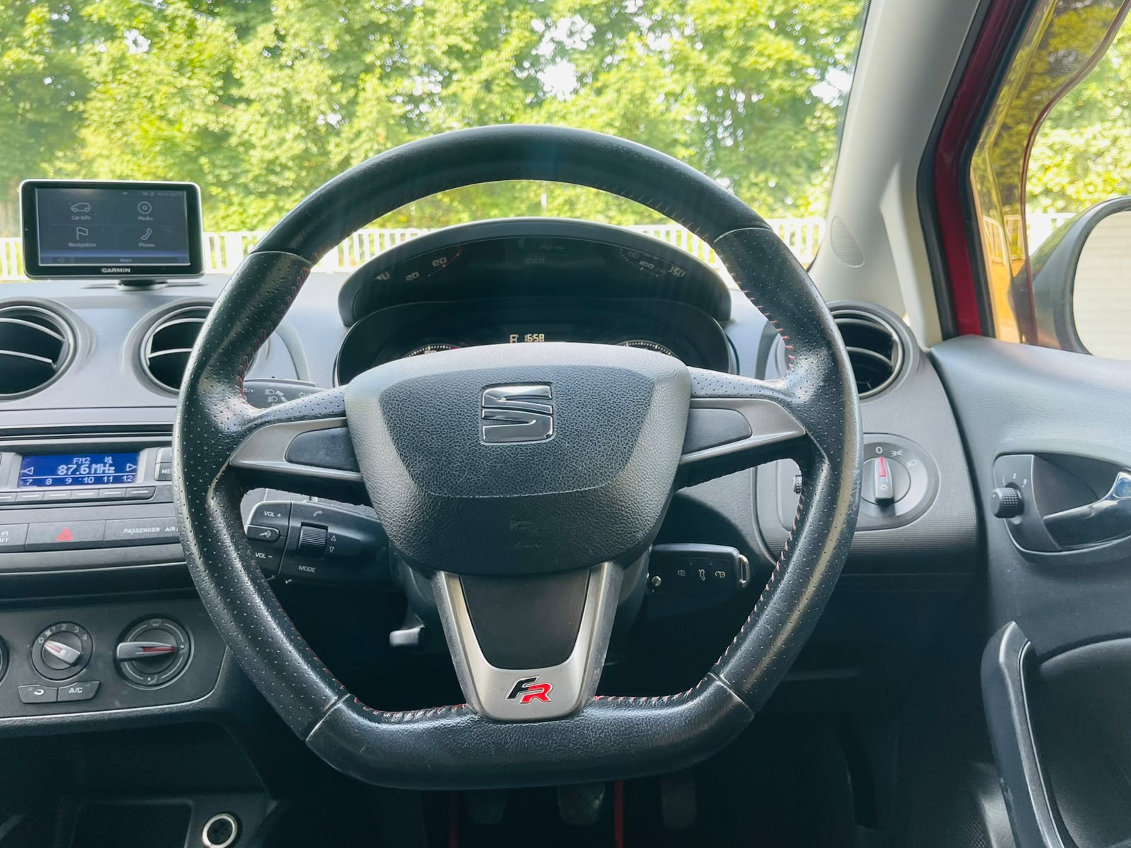 
								SEAT Ibiza 1.2 TSI FR Black Sport Coupe Euro 5 3dr full									