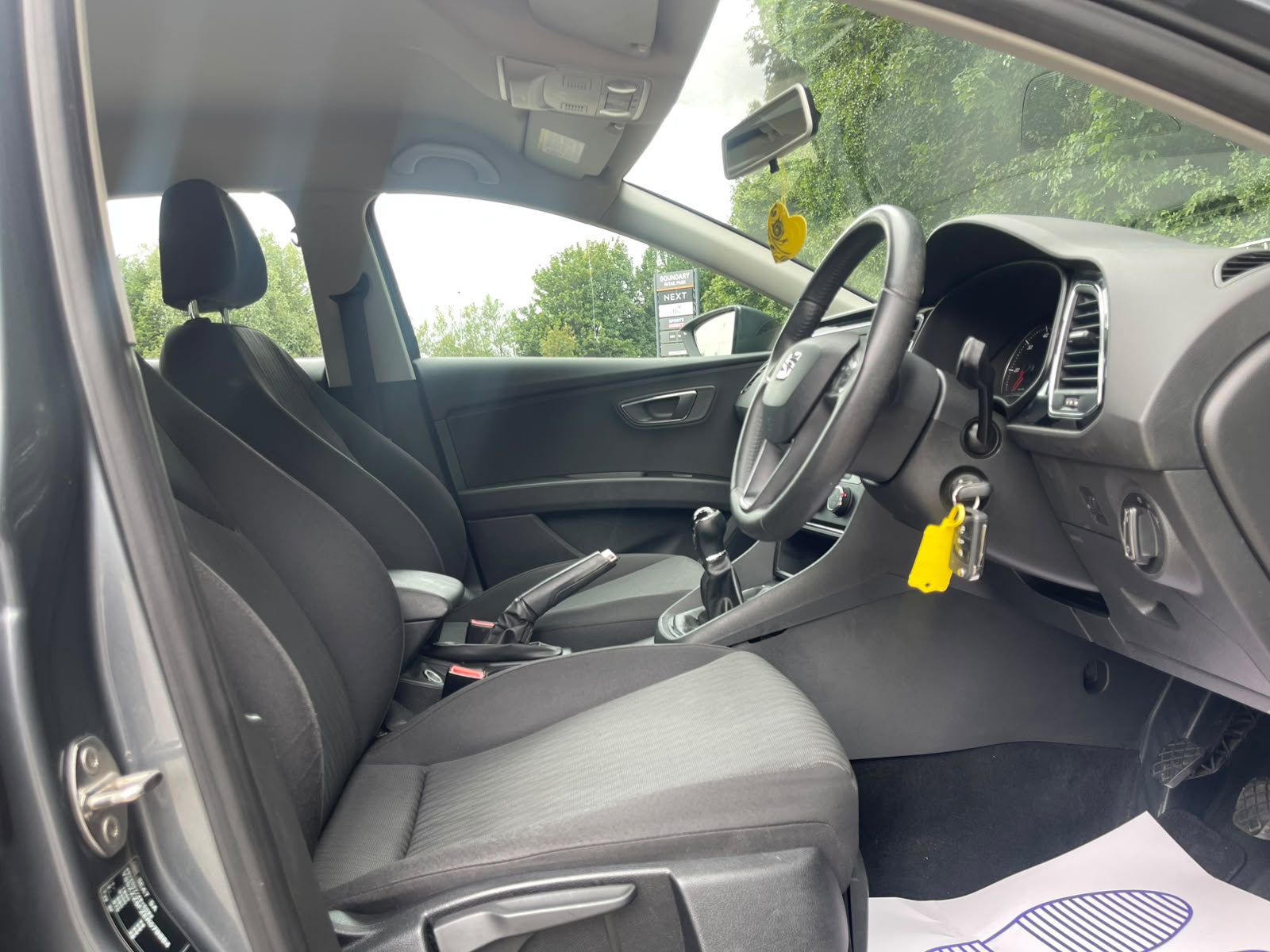 
								SEAT Leon 1.6 TDI Ecomotive CR SE Euro 5 (s/s) 5dr full									