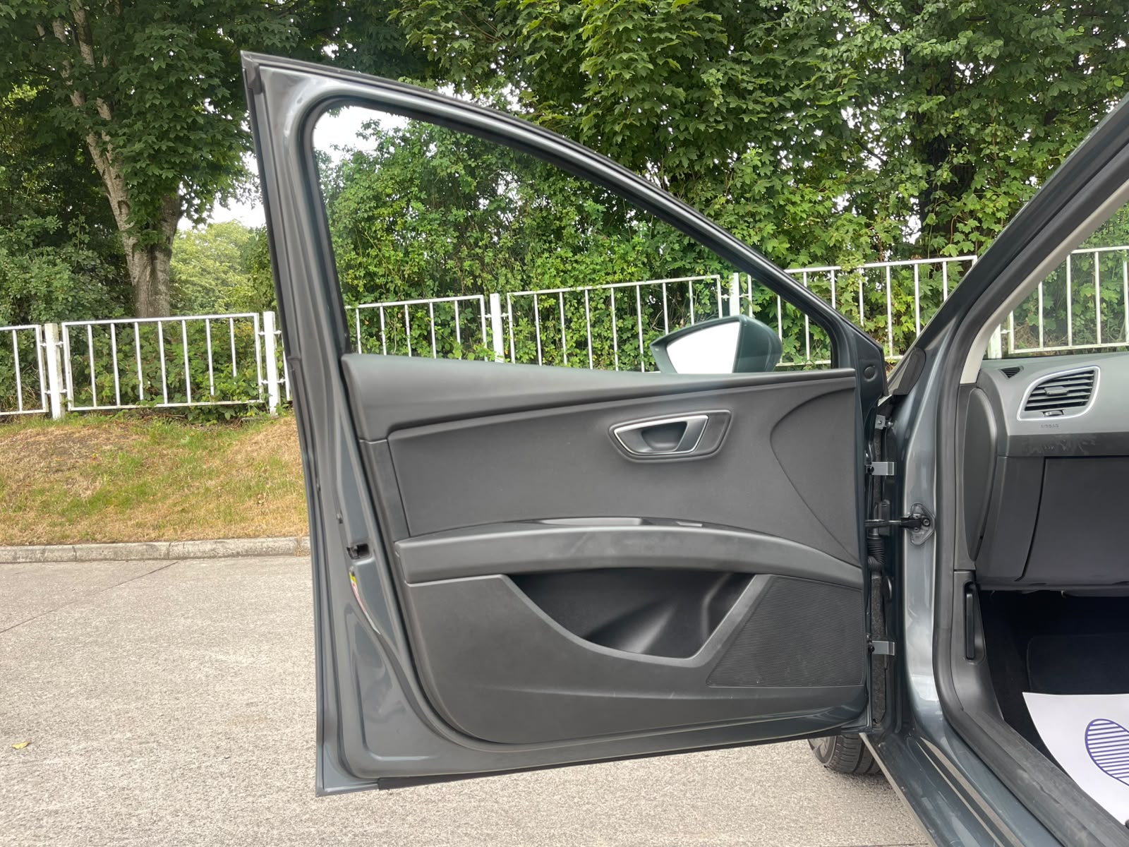 
								SEAT Leon 1.6 TDI Ecomotive CR SE Euro 5 (s/s) 5dr full									