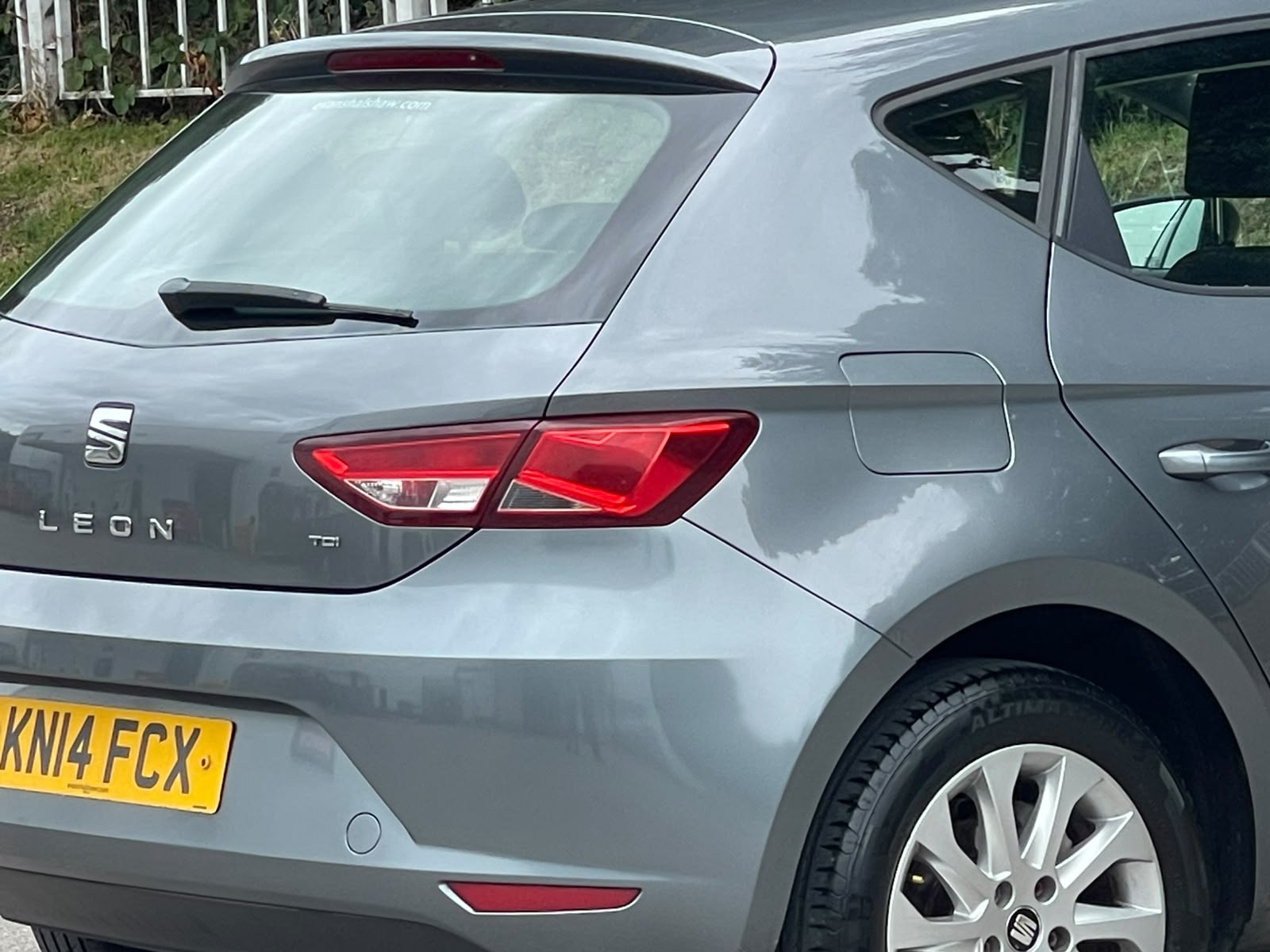 
								SEAT Leon 1.6 TDI Ecomotive CR SE Euro 5 (s/s) 5dr full									