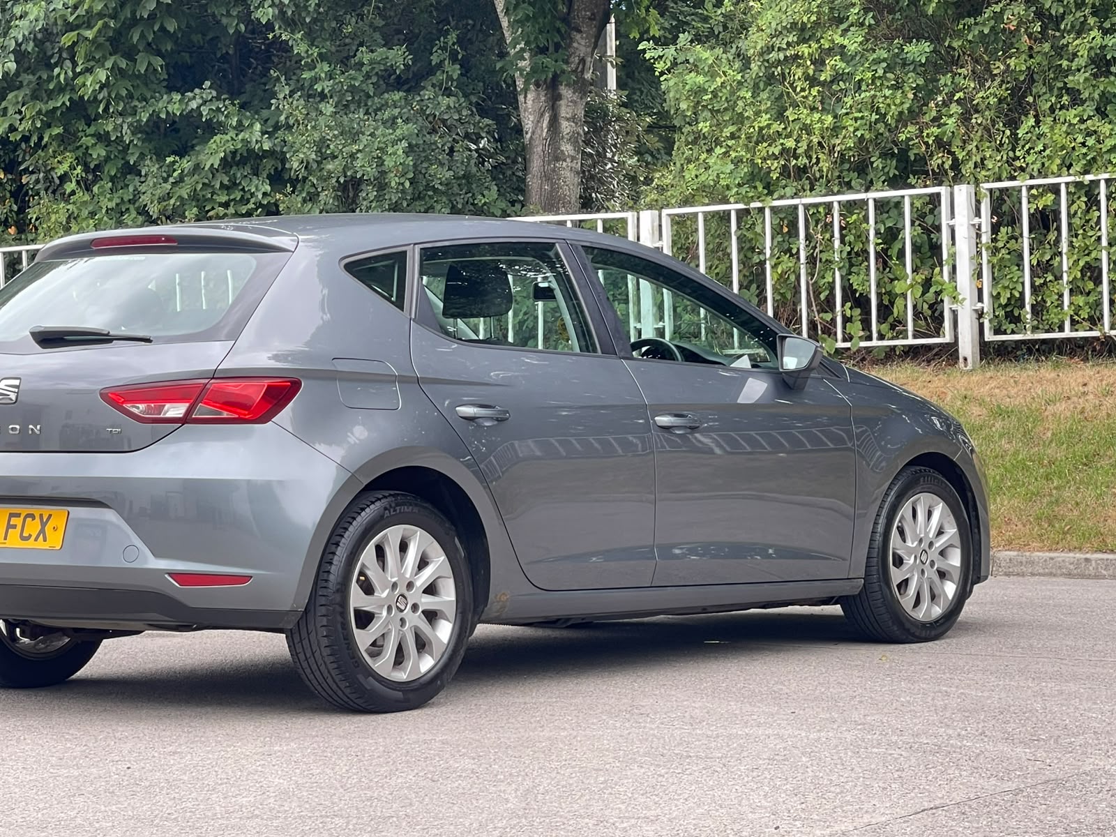 
								SEAT Leon 1.6 TDI Ecomotive CR SE Euro 5 (s/s) 5dr full									
