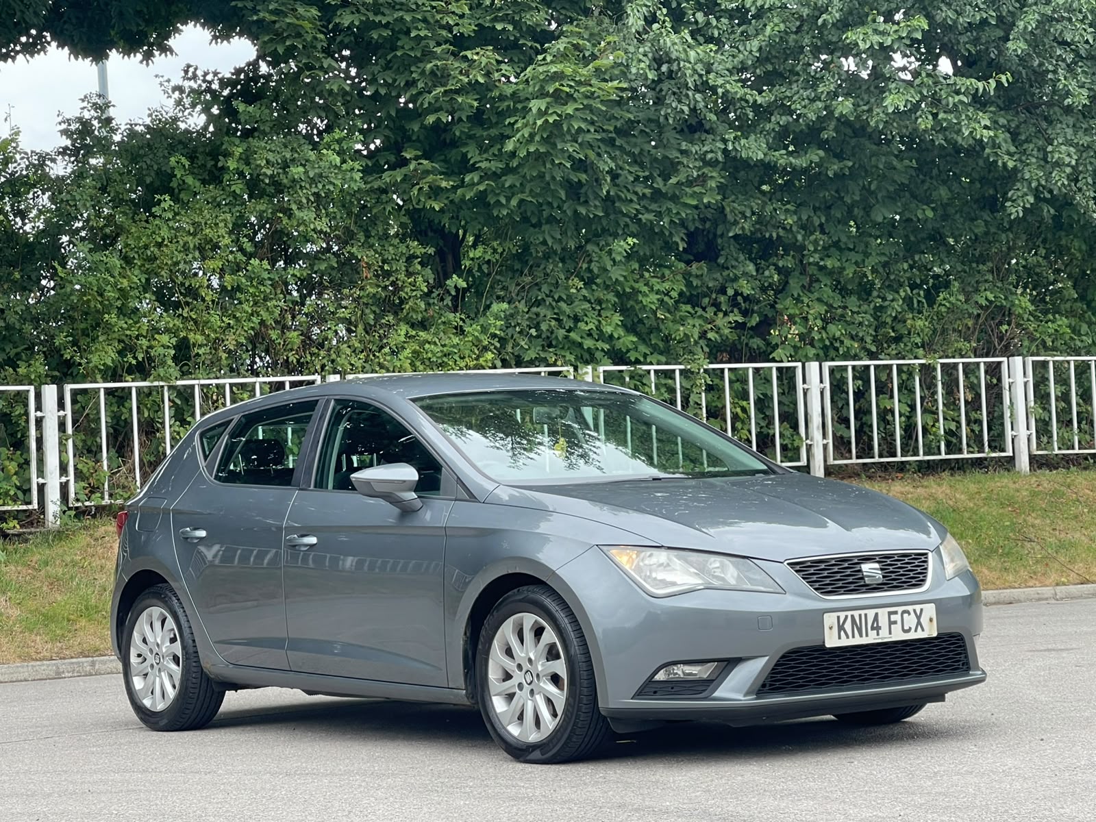 
								SEAT Leon 1.6 TDI Ecomotive CR SE Euro 5 (s/s) 5dr full									
