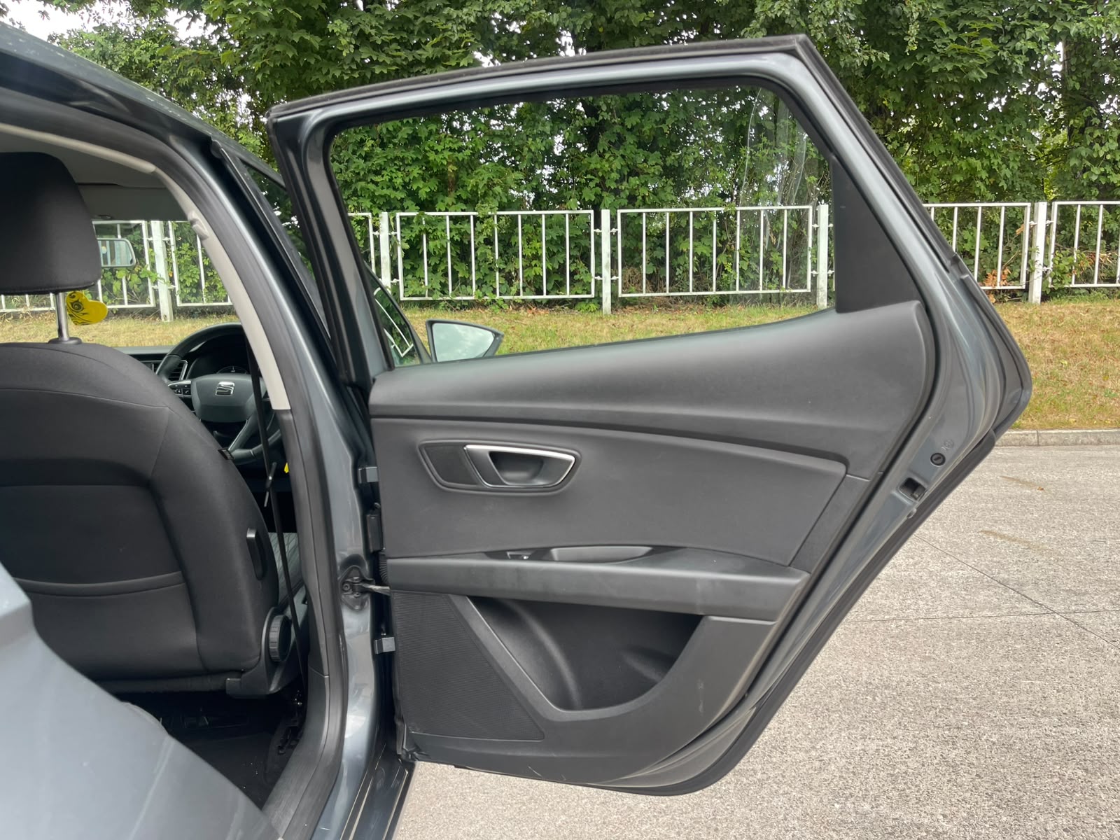 
								SEAT Leon 1.6 TDI Ecomotive CR SE Euro 5 (s/s) 5dr full									