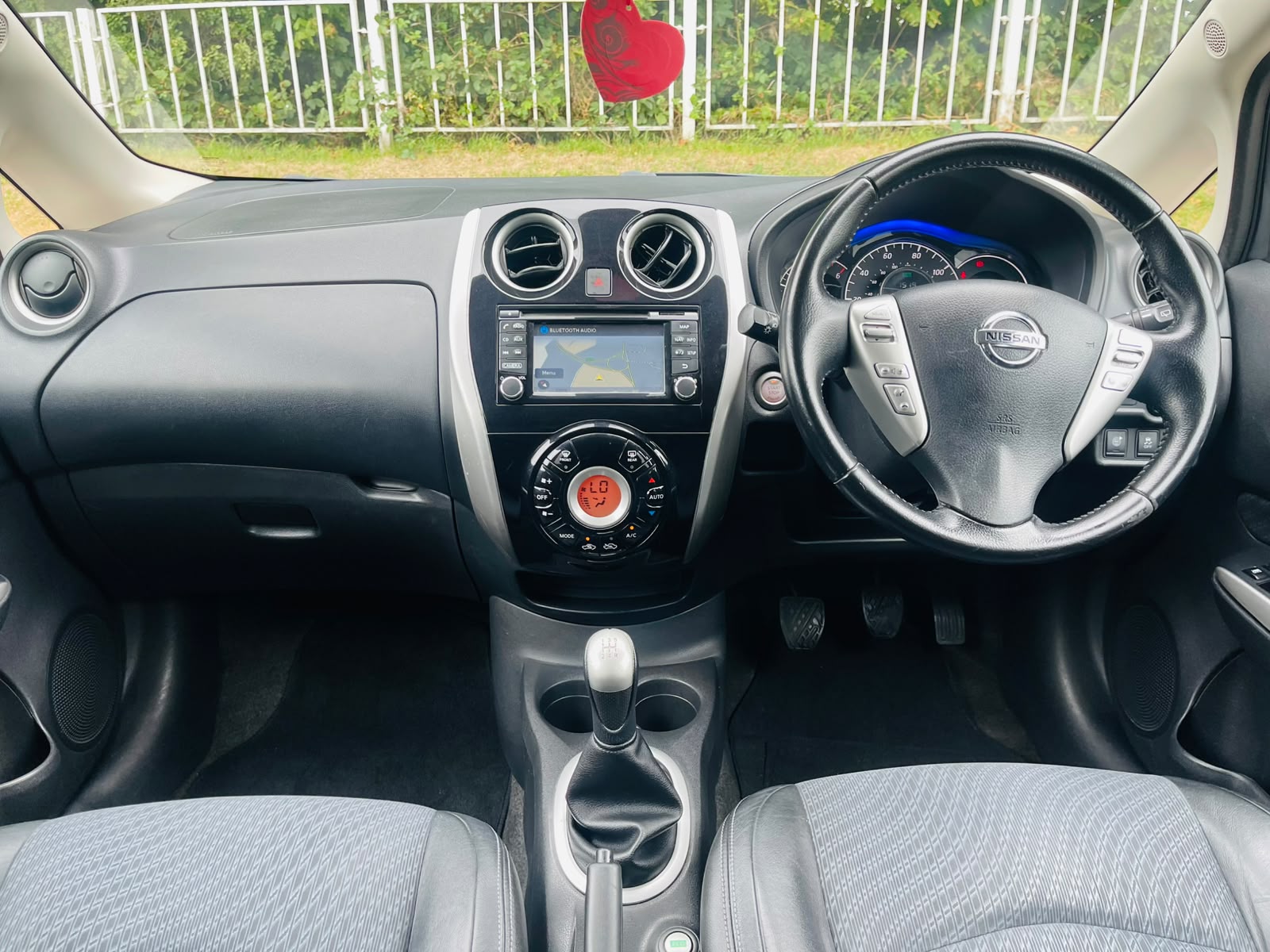 
								Nissan Note 1.5 dCi Tekna Euro 6 (s/s) 5dr full									