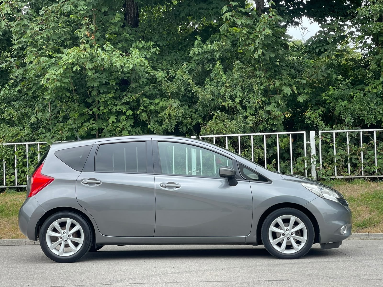 
								Nissan Note 1.5 dCi Tekna Euro 6 (s/s) 5dr full									