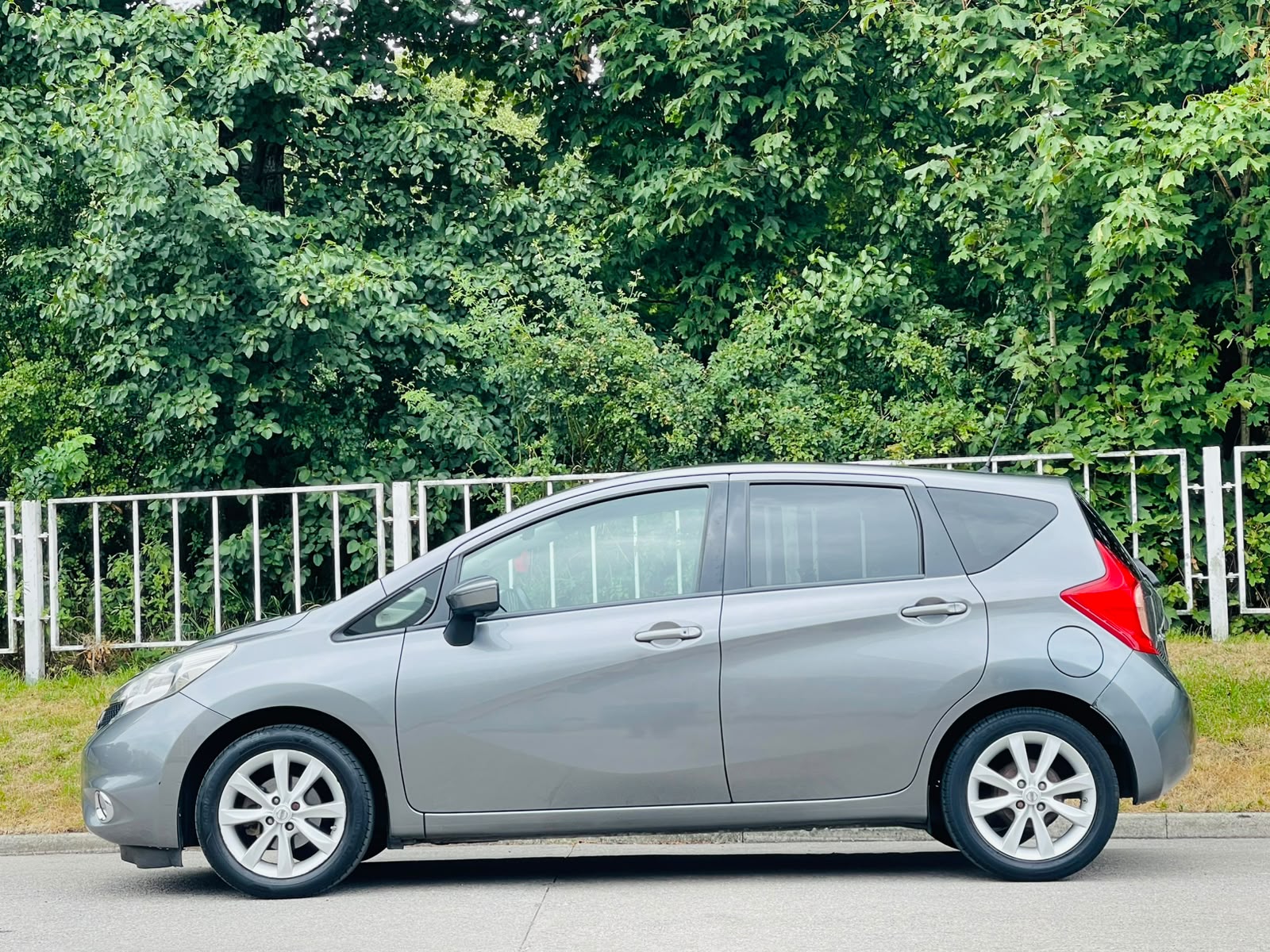 
								Nissan Note 1.5 dCi Tekna Euro 6 (s/s) 5dr full									