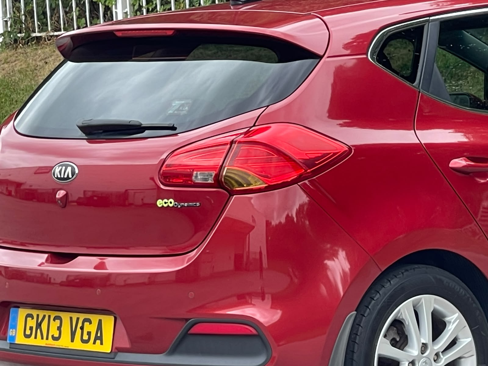 
								Kia Ceed 1.6 CRDi EcoDynamics 3 Euro 5 (s/s) 5dr full									