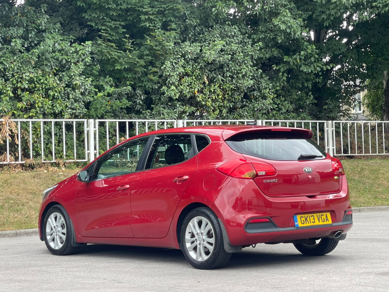 
								Kia Ceed 1.6 CRDi EcoDynamics 3 Euro 5 (s/s) 5dr full									