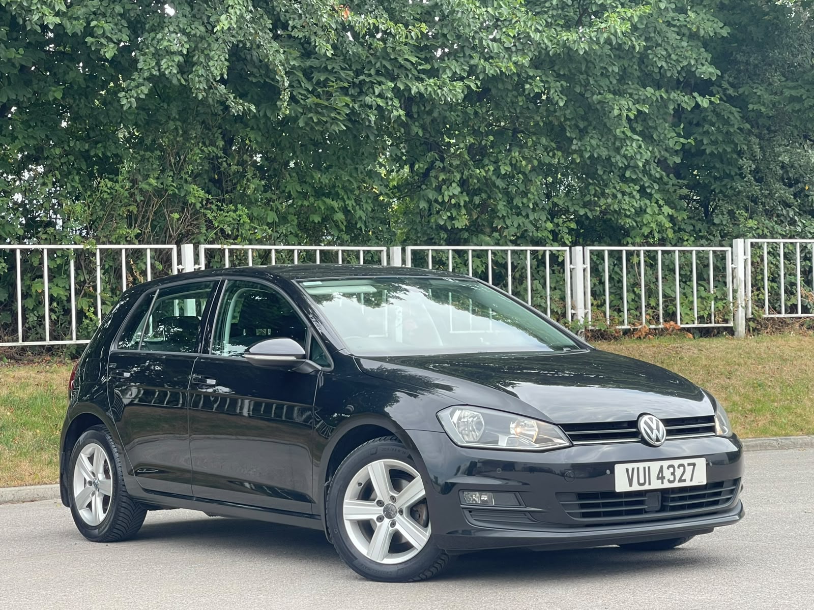 
								Volkswagen Golf 1.6 TDI BlueMotion Tech Match Euro 5 (s/s) 5dr full									