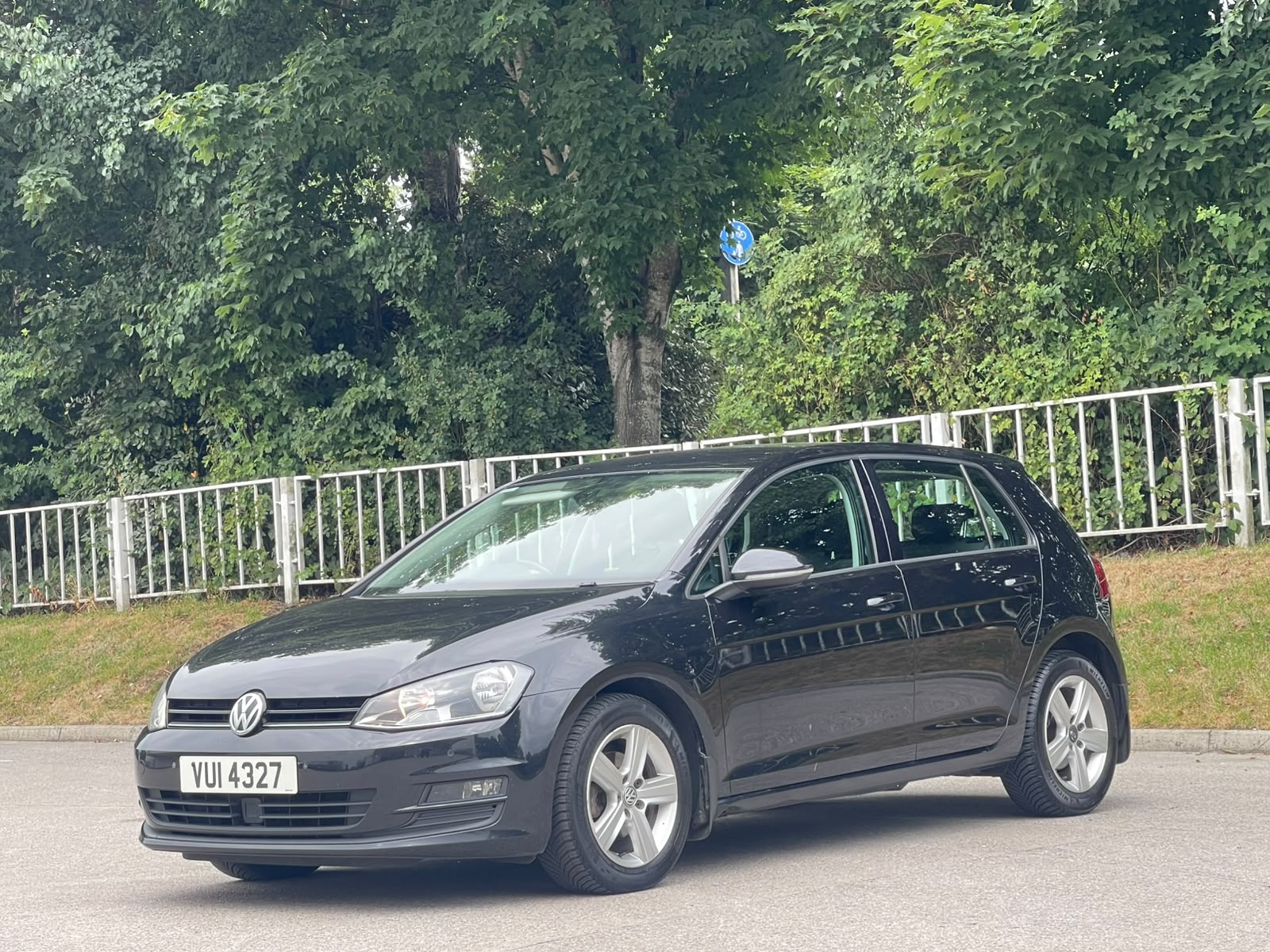 
								Volkswagen Golf 1.6 TDI BlueMotion Tech Match Euro 5 (s/s) 5dr full									