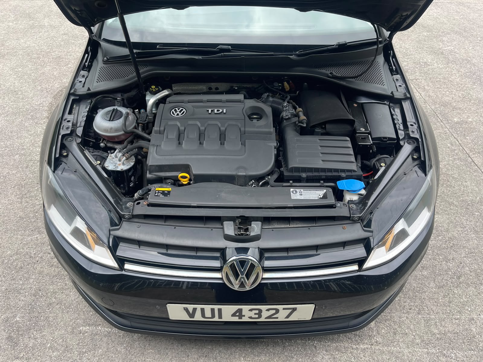 
								Volkswagen Golf 1.6 TDI BlueMotion Tech Match Euro 5 (s/s) 5dr full									