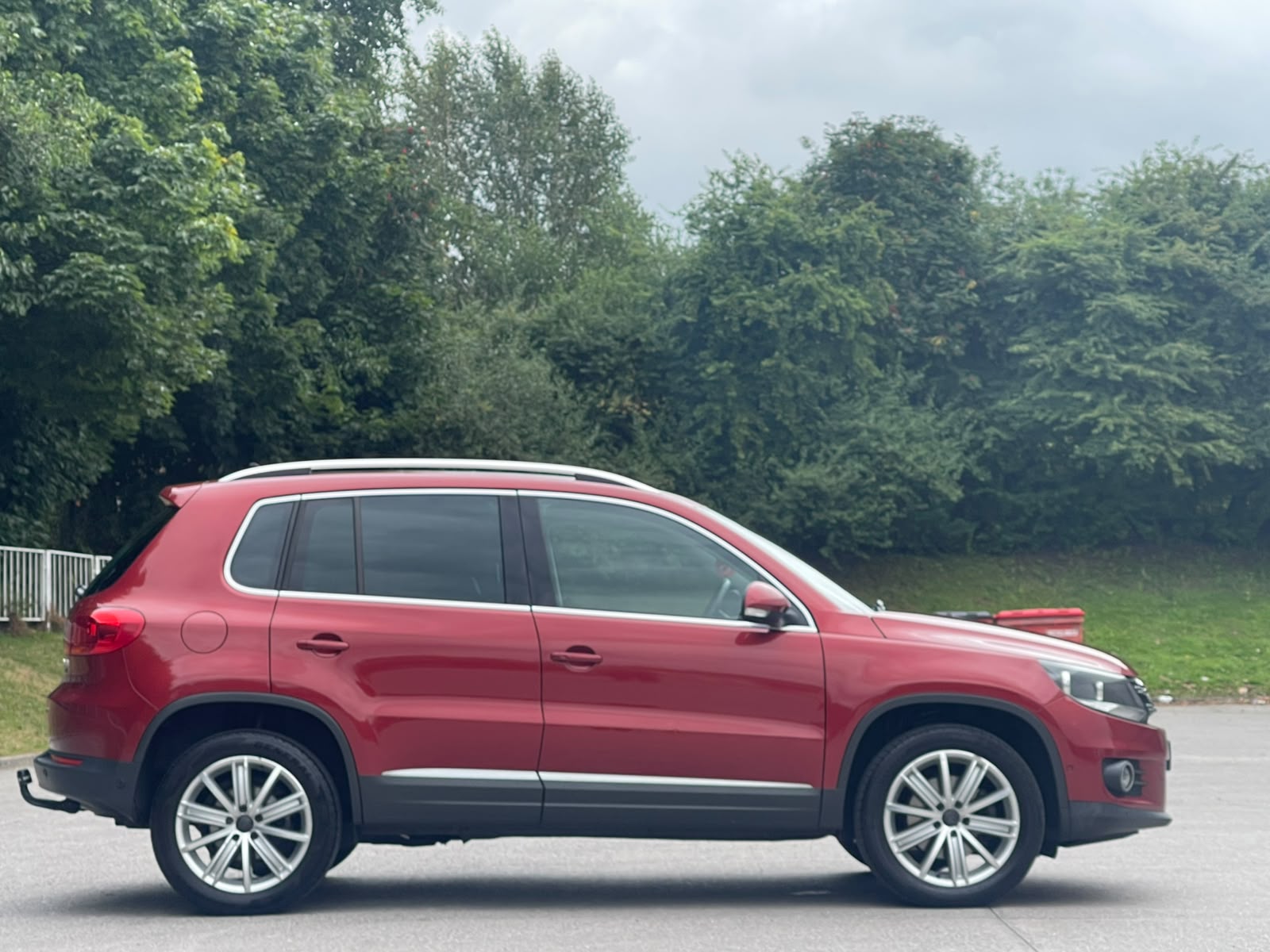 
								Volkswagen Tiguan 2.0 TDI BlueMotion Tech Match Edition DSG 4WD Euro 6 (s/s) 5dr full									