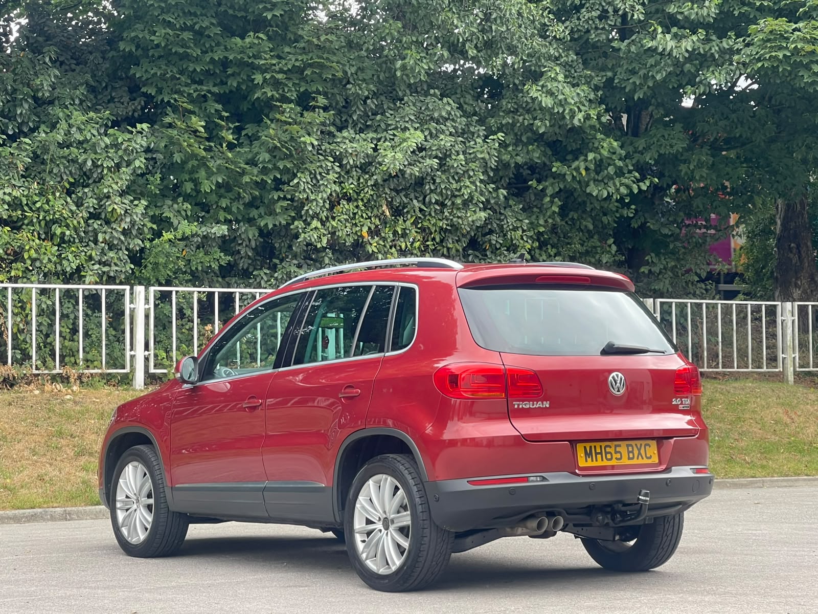 
								Volkswagen Tiguan 2.0 TDI BlueMotion Tech Match Edition DSG 4WD Euro 6 (s/s) 5dr full									