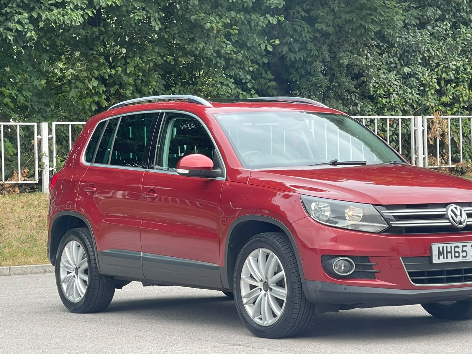 
								Volkswagen Tiguan 2.0 TDI BlueMotion Tech Match Edition DSG 4WD Euro 6 (s/s) 5dr full									
