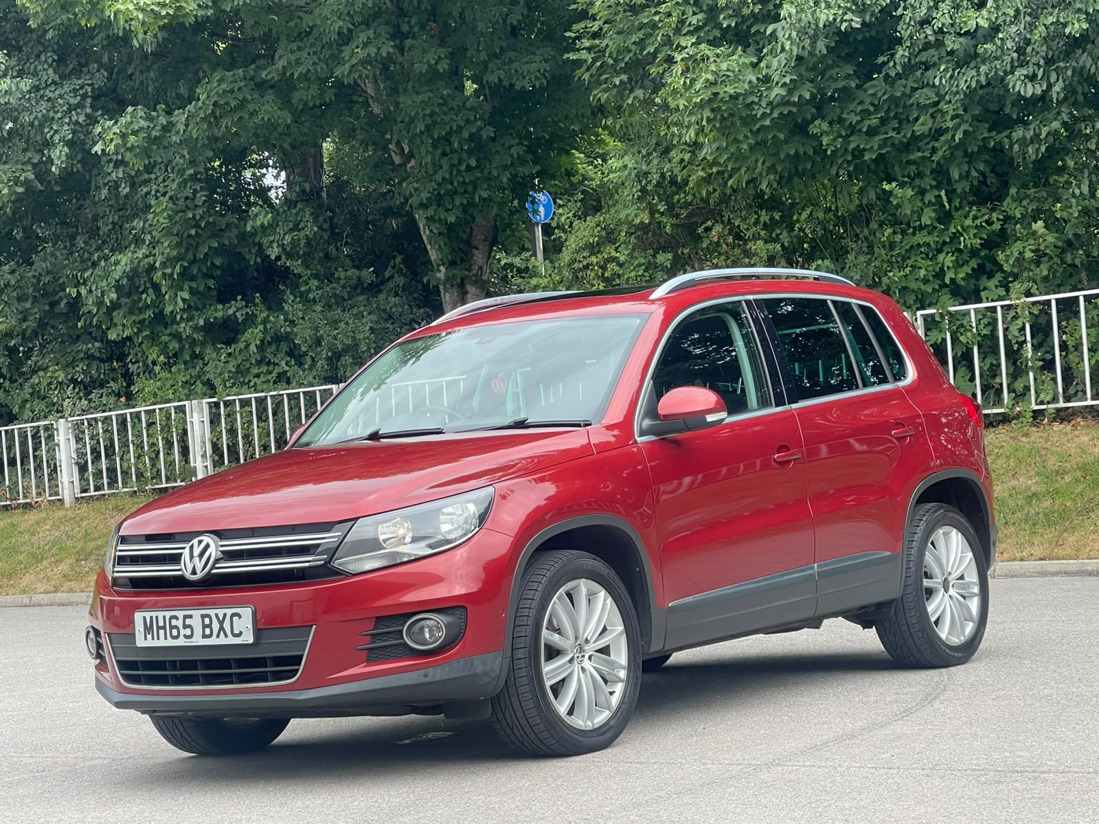 
								Volkswagen Tiguan 2.0 TDI BlueMotion Tech Match Edition DSG 4WD Euro 6 (s/s) 5dr full									