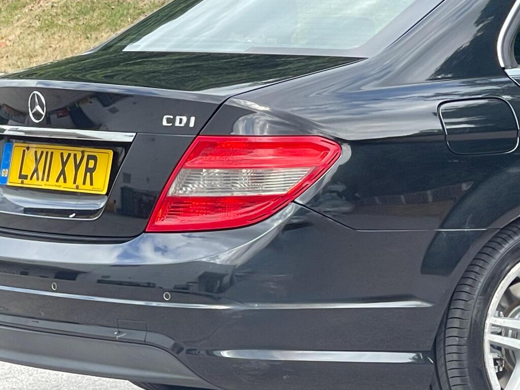
								Mercedes-Benz C Class 2.1 C220 CDI BlueEfficiency Sport Auto Euro 5 4dr full									