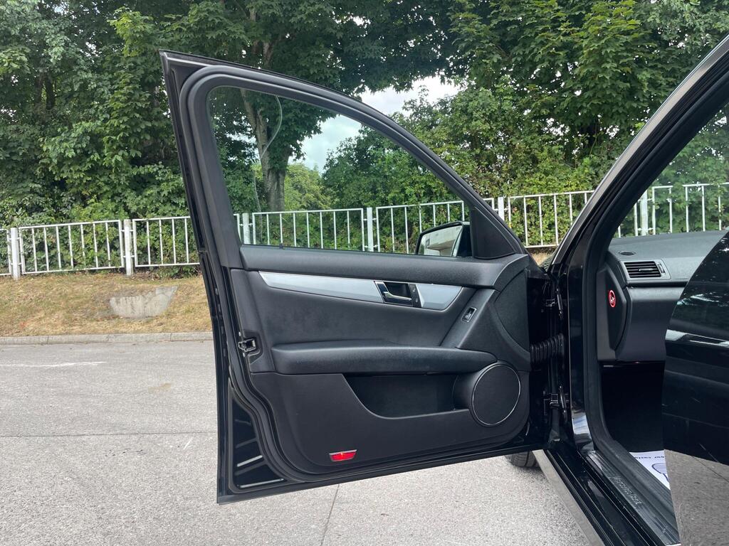 
								Mercedes-Benz C Class 2.1 C220 CDI BlueEfficiency Sport Auto Euro 5 4dr full									