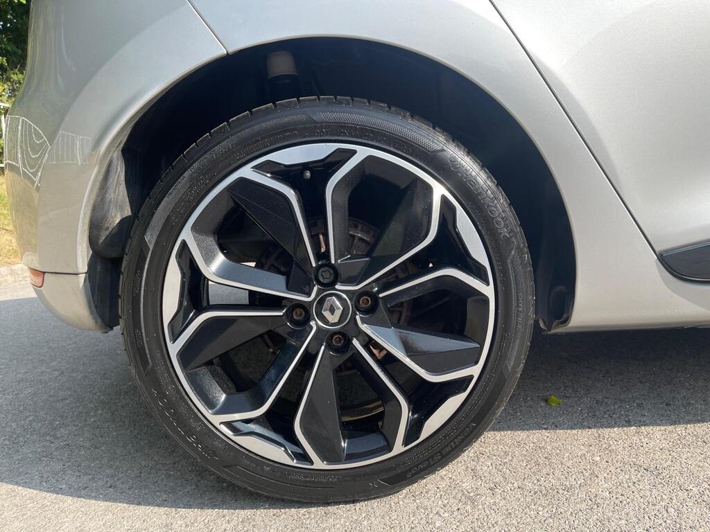 
								Renault Clio 1.5 dCi Dynamique S Nav Euro 6 (s/s) 5dr full									