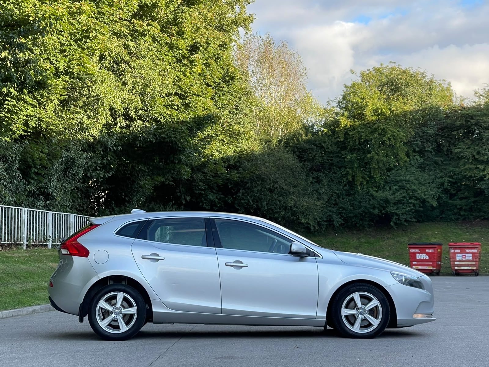 Volvo V40 2.0 D2 SE Euro 6 (s/s) 5dr