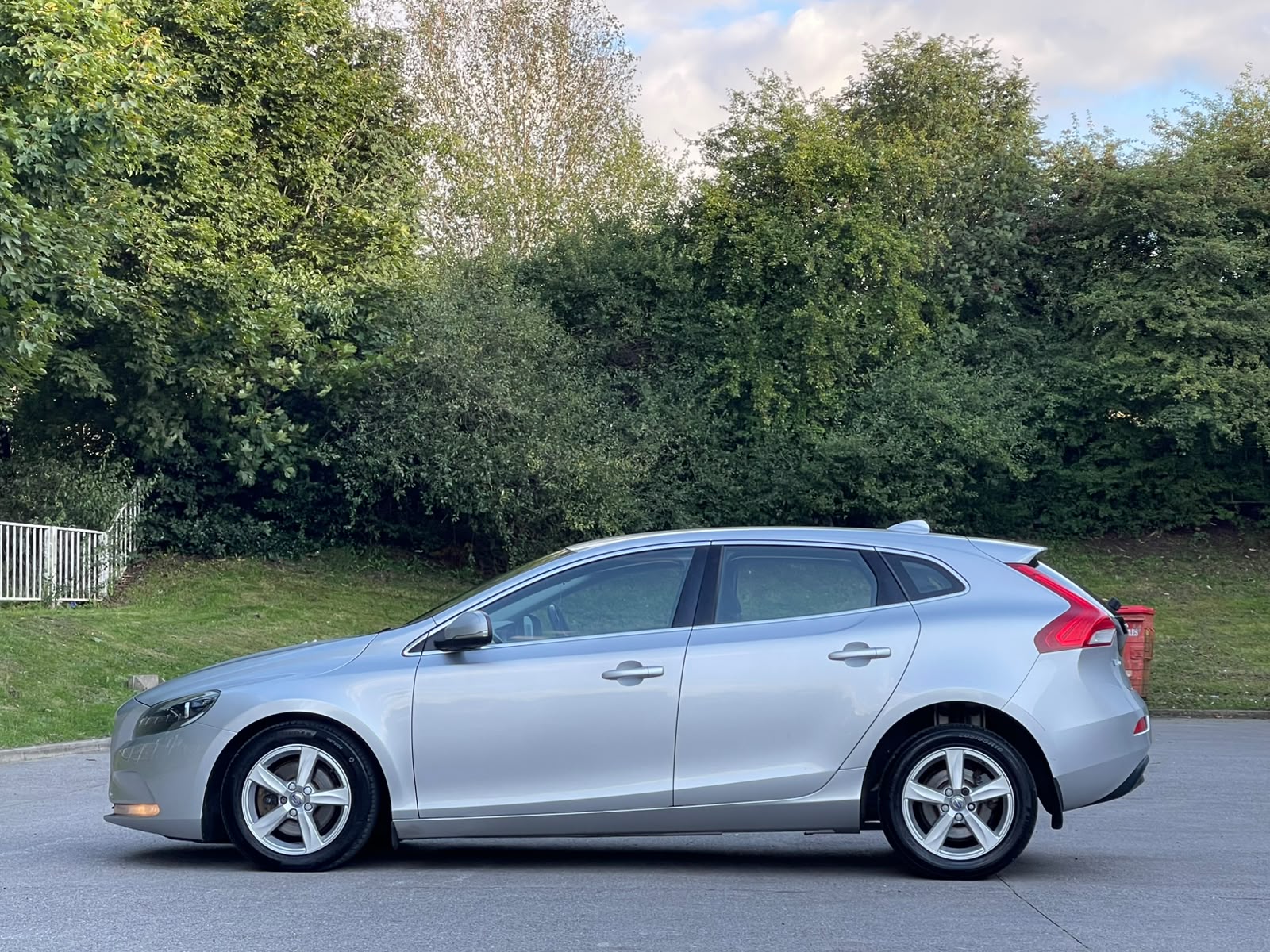 Volvo V40 2.0 D2 SE Euro 6 (s/s) 5dr