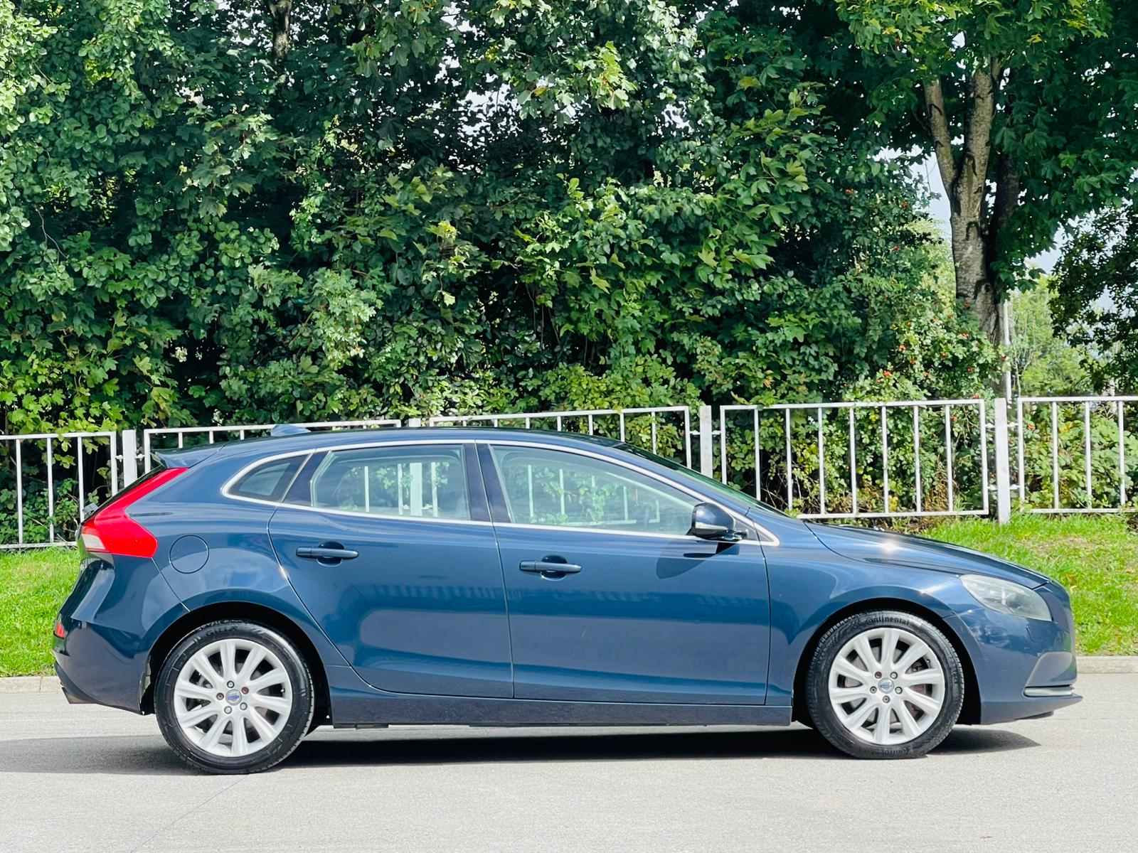 Volvo V40 2.0 D3 SE Lux Nav Euro 5 (s/s) 5dr