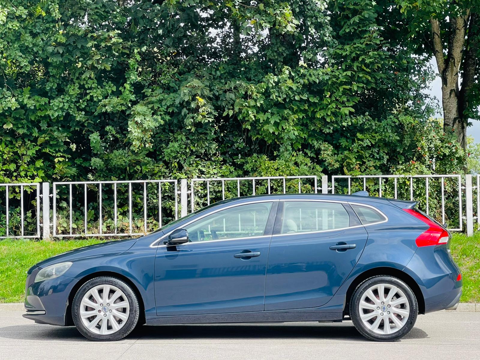 Volvo V40 2.0 D3 SE Lux Nav Euro 5 (s/s) 5dr