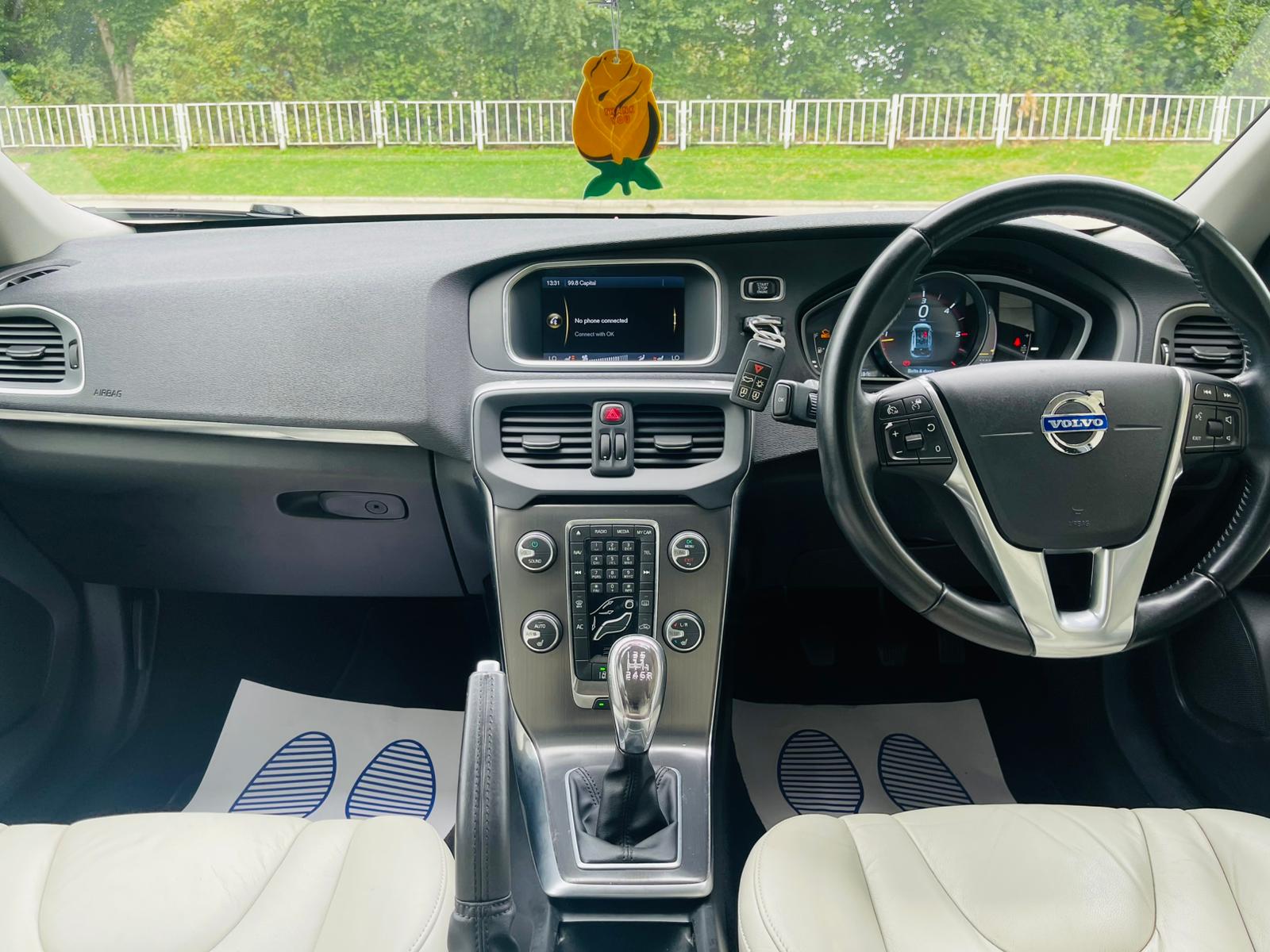 Volvo V40 2.0 D3 SE Lux Nav Euro 5 (s/s) 5dr