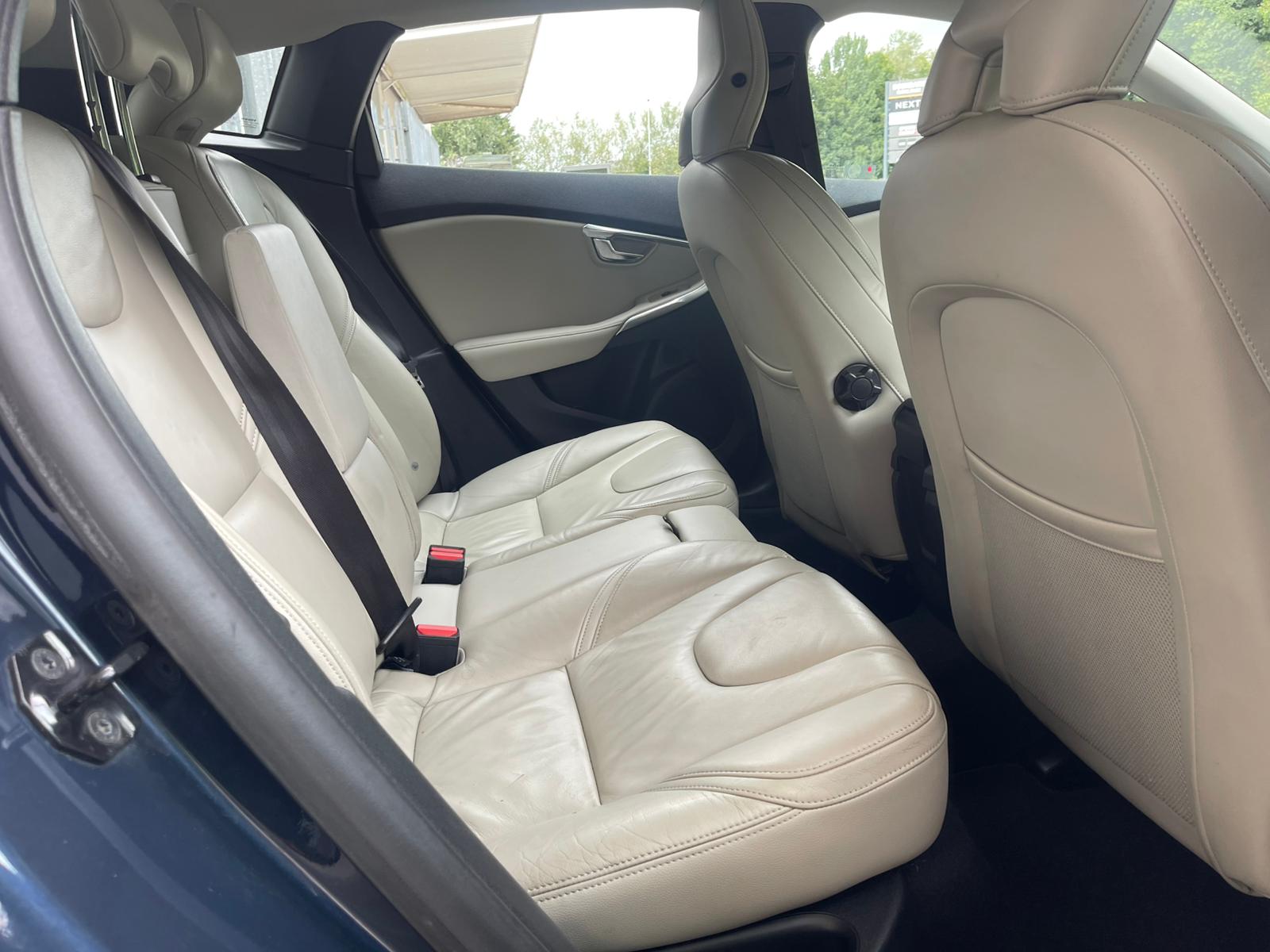 Volvo V40 2.0 D3 SE Lux Nav Euro 5 (s/s) 5dr