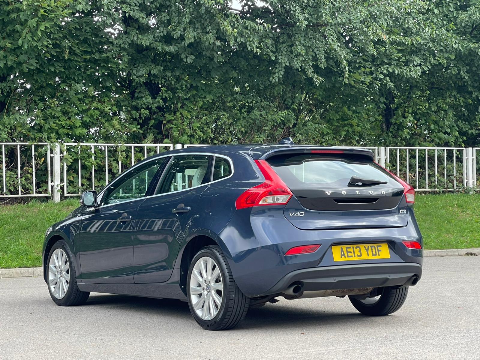 Volvo V40 2.0 D3 SE Lux Nav Euro 5 (s/s) 5dr