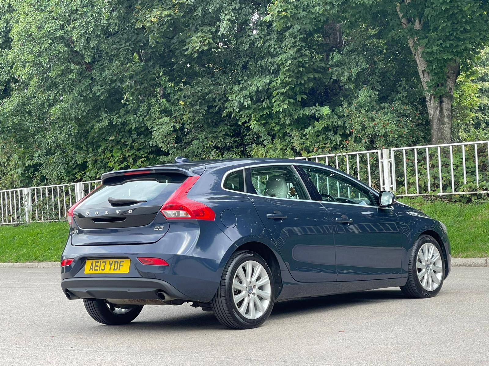 Volvo V40 2.0 D3 SE Lux Nav Euro 5 (s/s) 5dr