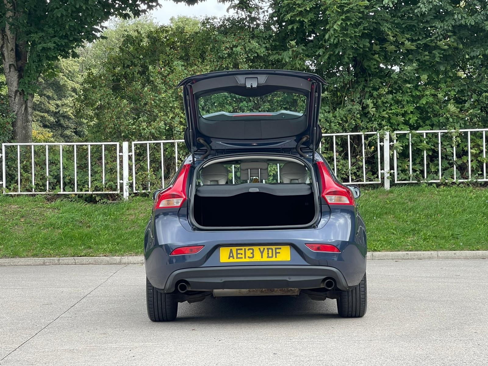 Volvo V40 2.0 D3 SE Lux Nav Euro 5 (s/s) 5dr
