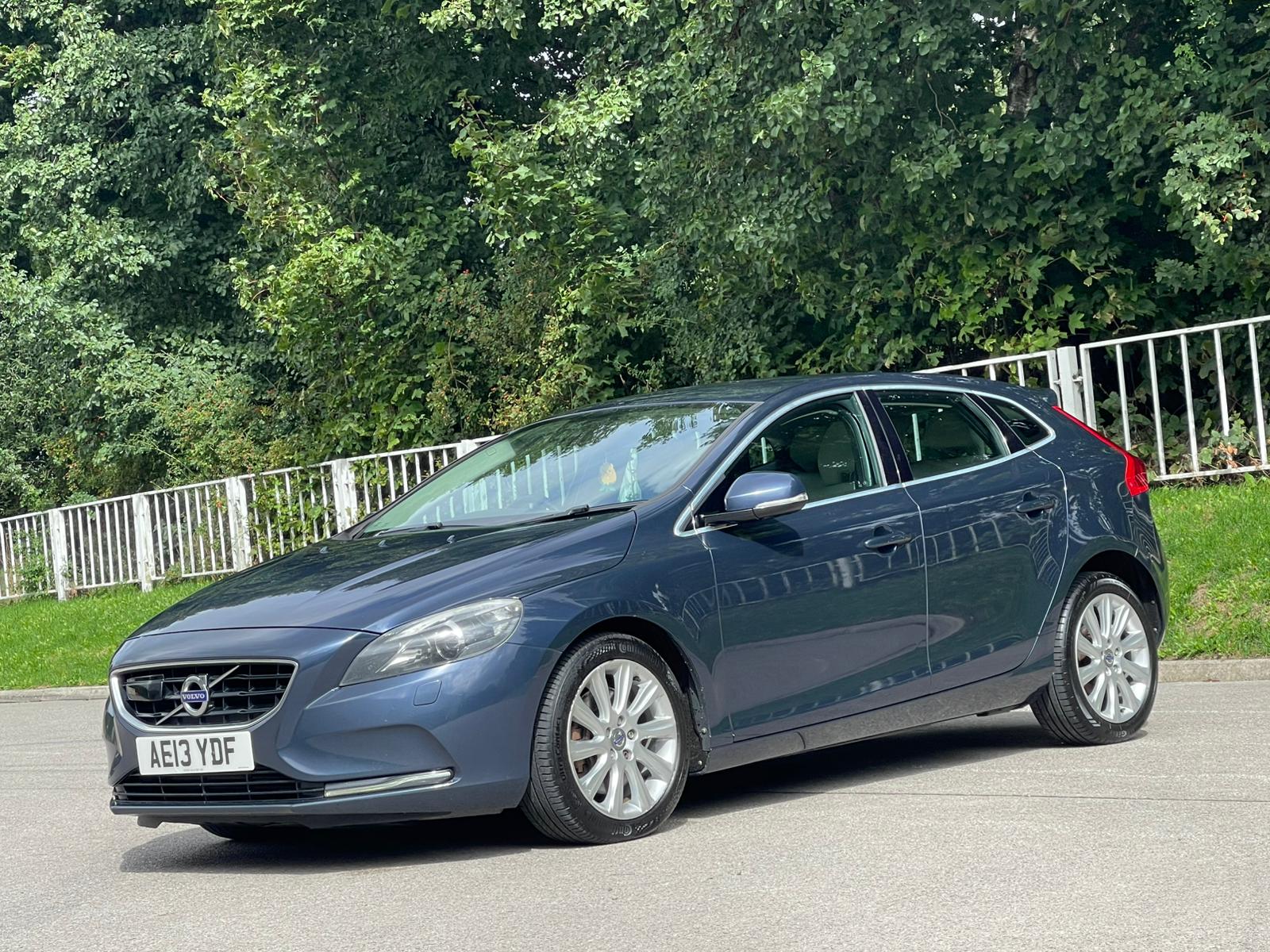 Volvo V40 2.0 D3 SE Lux Nav Euro 5 (s/s) 5dr
