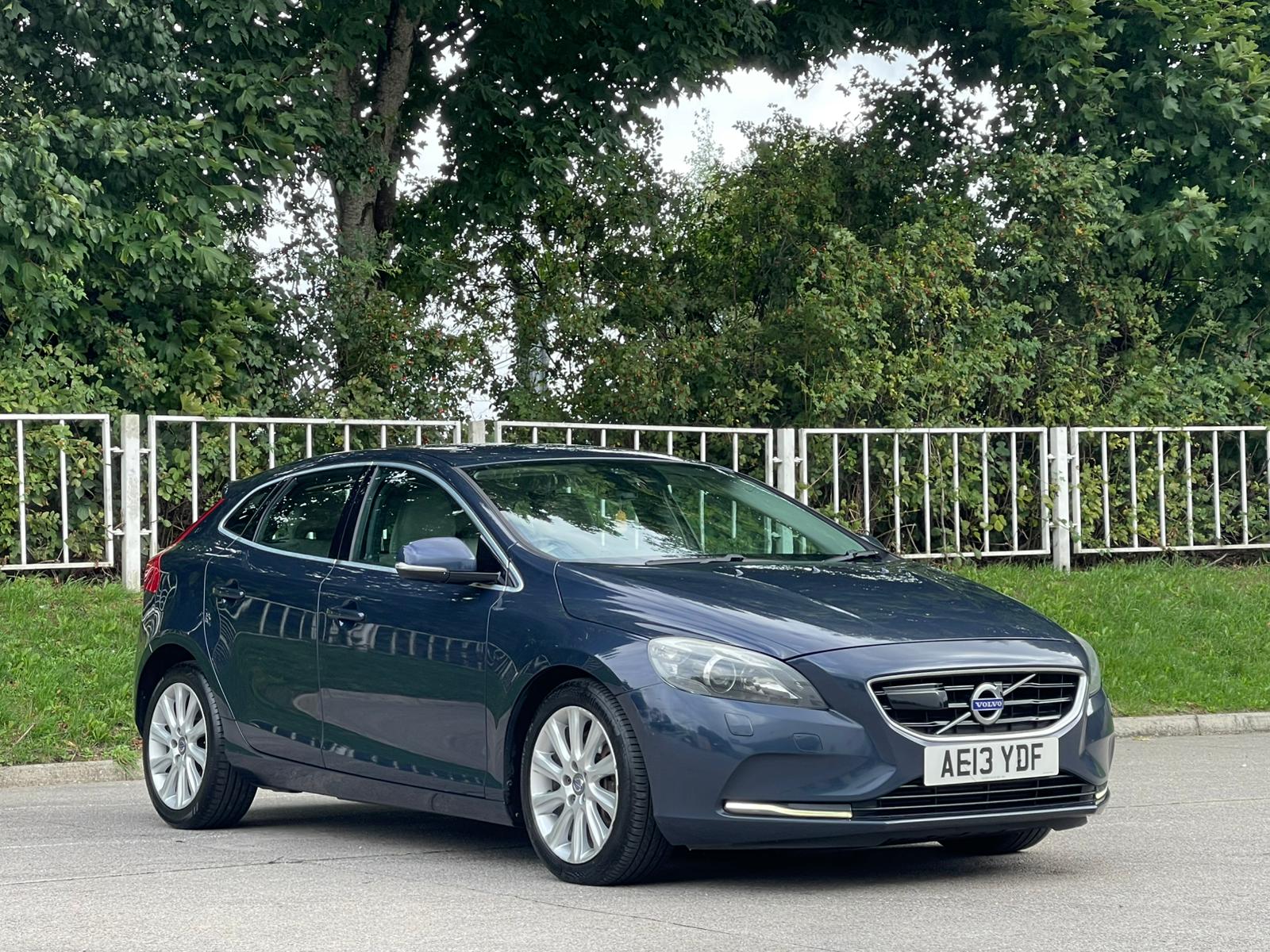 Volvo V40 2.0 D3 SE Lux Nav Euro 5 (s/s) 5dr