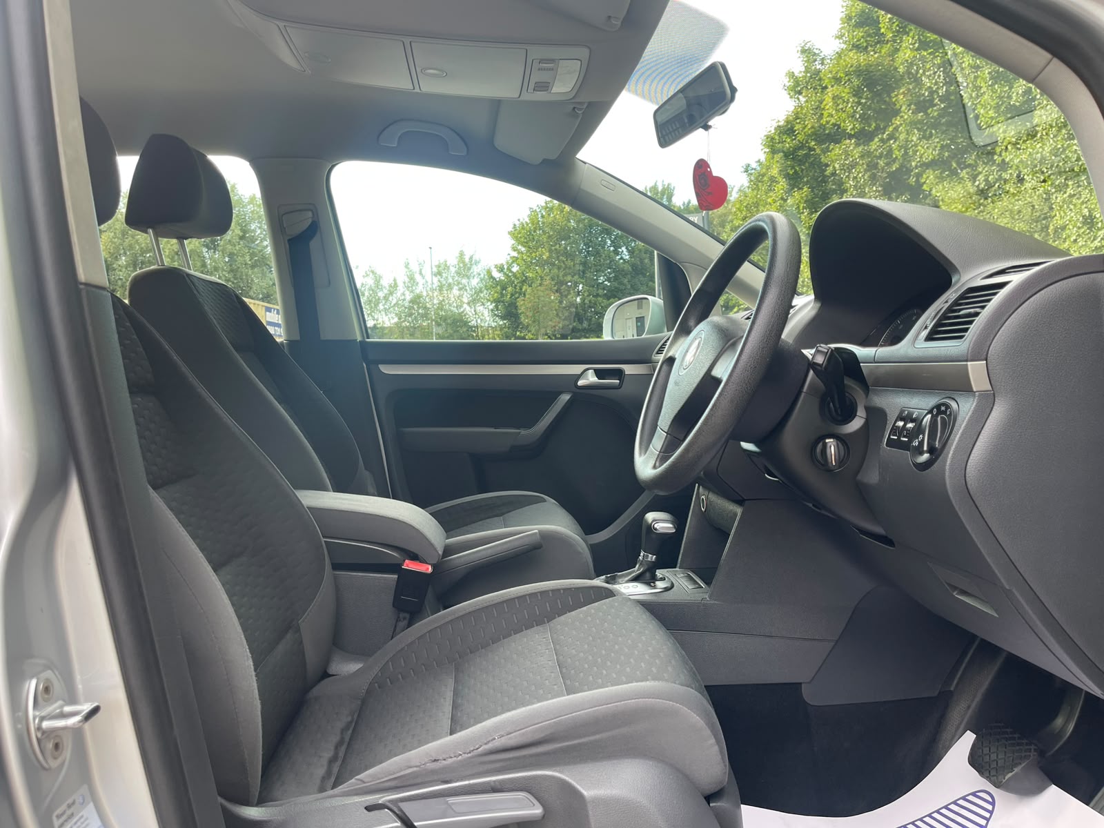 Volkswagen Touran 2.0 TDI SE DSG 5dr (5 Seats)